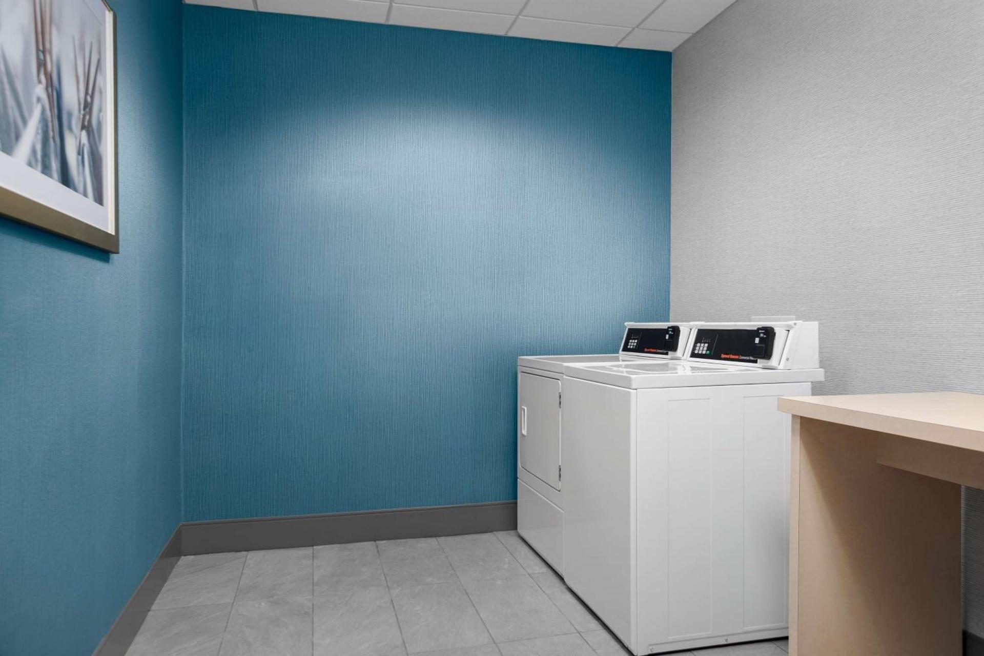 Hampton Inn & Suites Atlanta-Six Flags photo 45