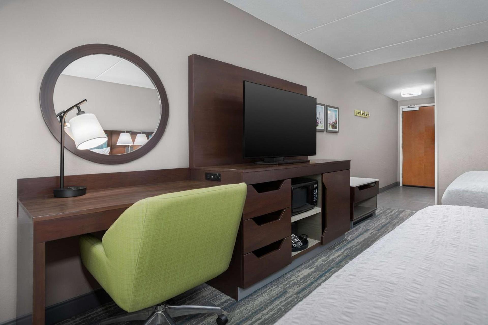 Hampton Inn & Suites Atlanta-Six Flags photo 28