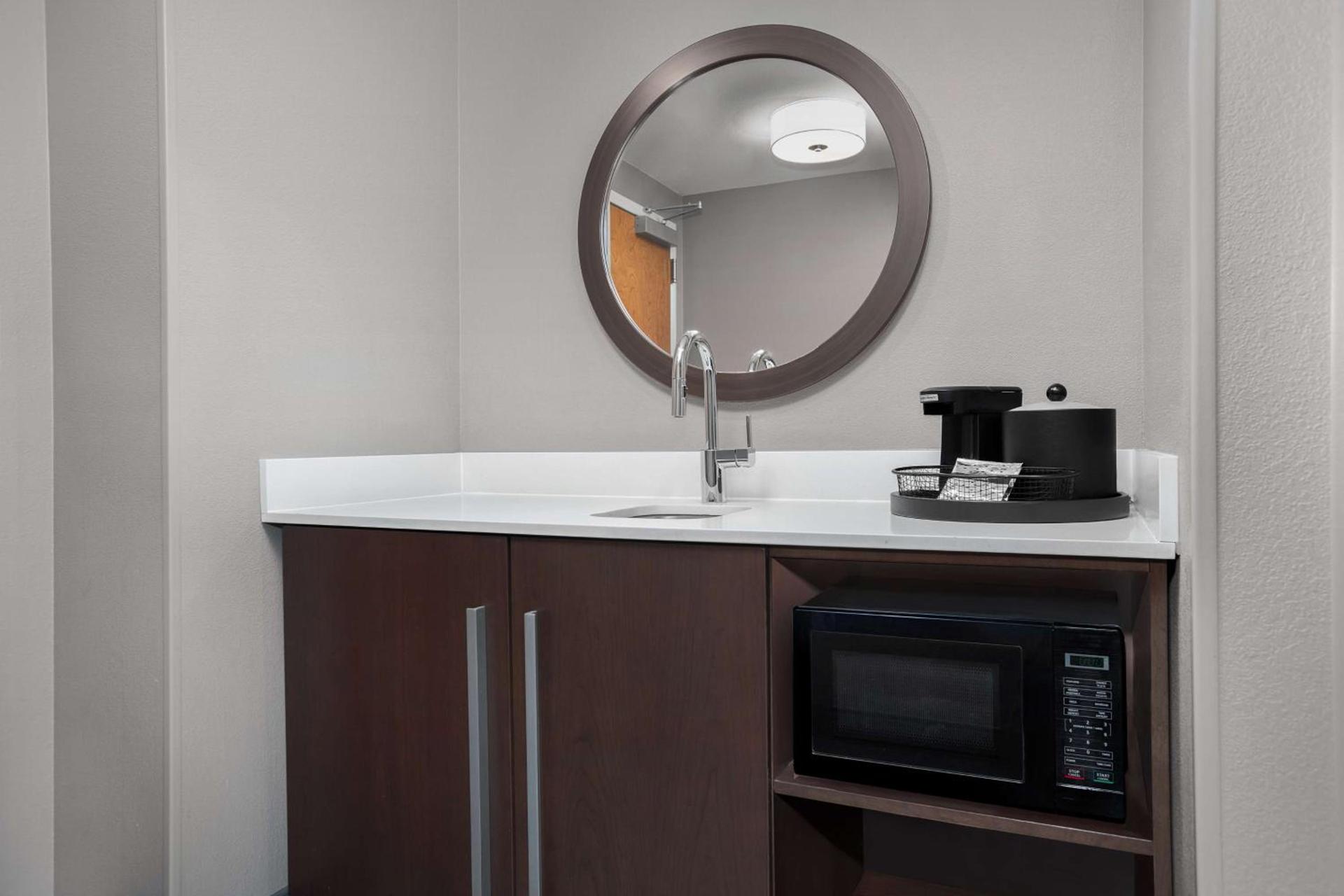 Hampton Inn & Suites Atlanta-Six Flags photo 27