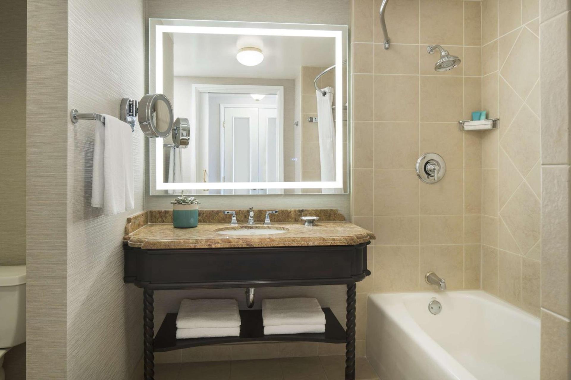 Hyatt Regency Huntington Beach Resort and Spa photo 38