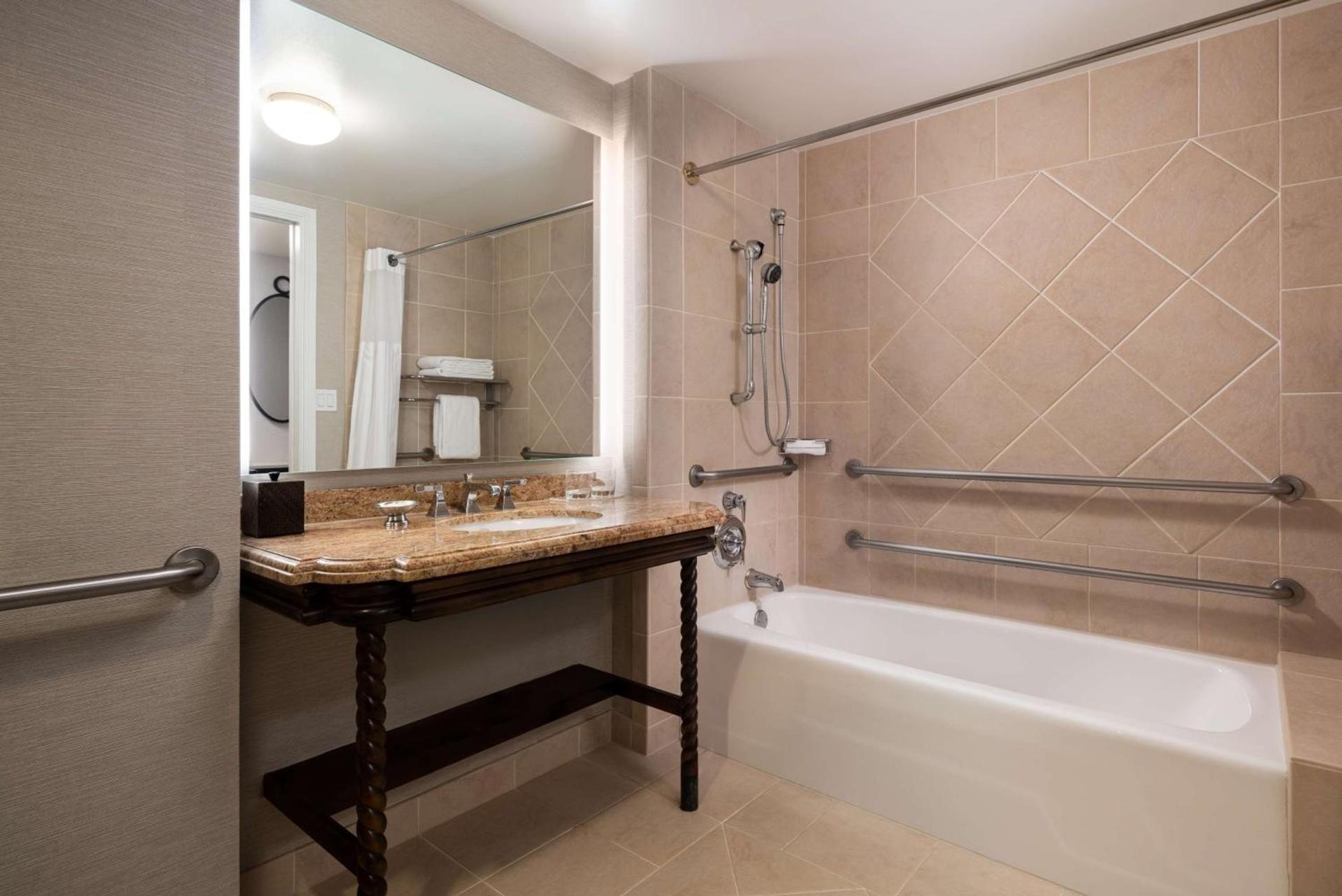 Hyatt Regency Huntington Beach Resort and Spa photo 65
