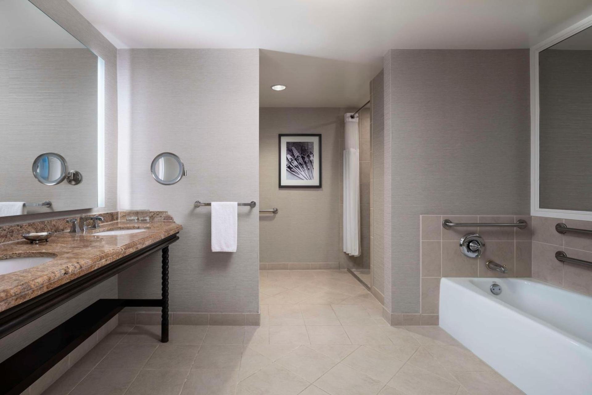 Hyatt Regency Huntington Beach Resort and Spa photo 66