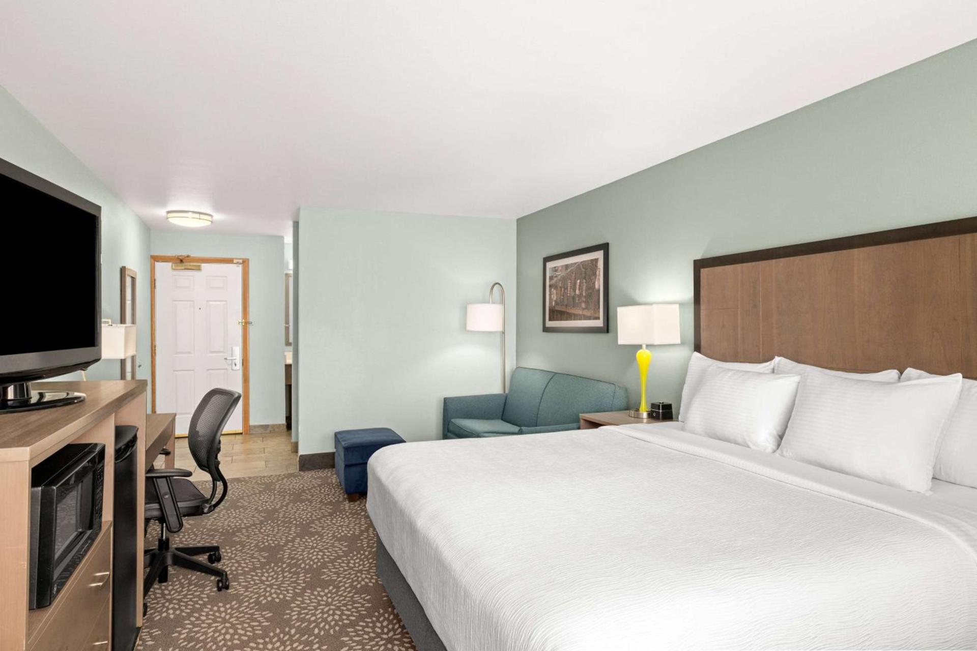 La Quinta by Wyndham Newport photo 22