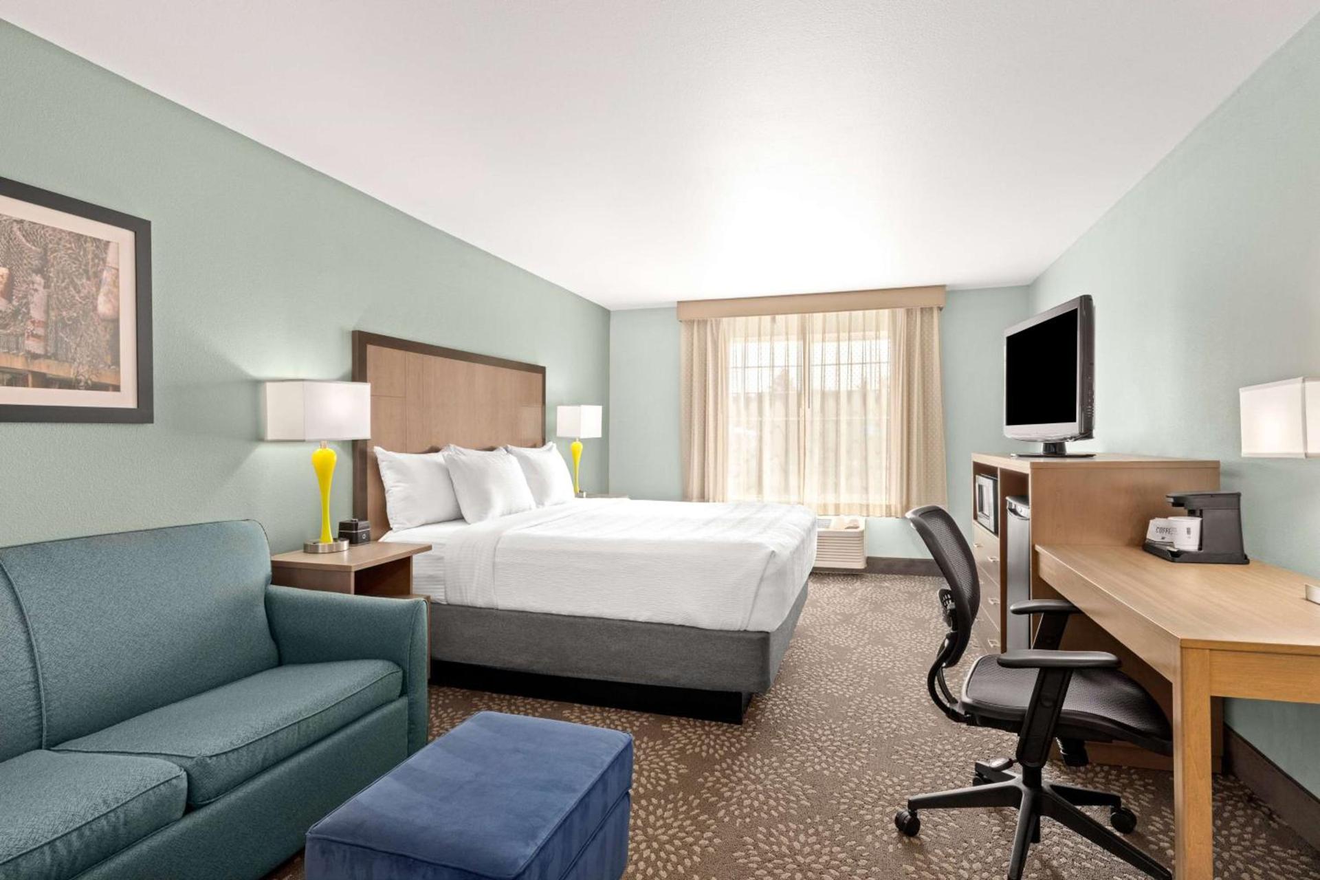 La Quinta by Wyndham Newport photo 24