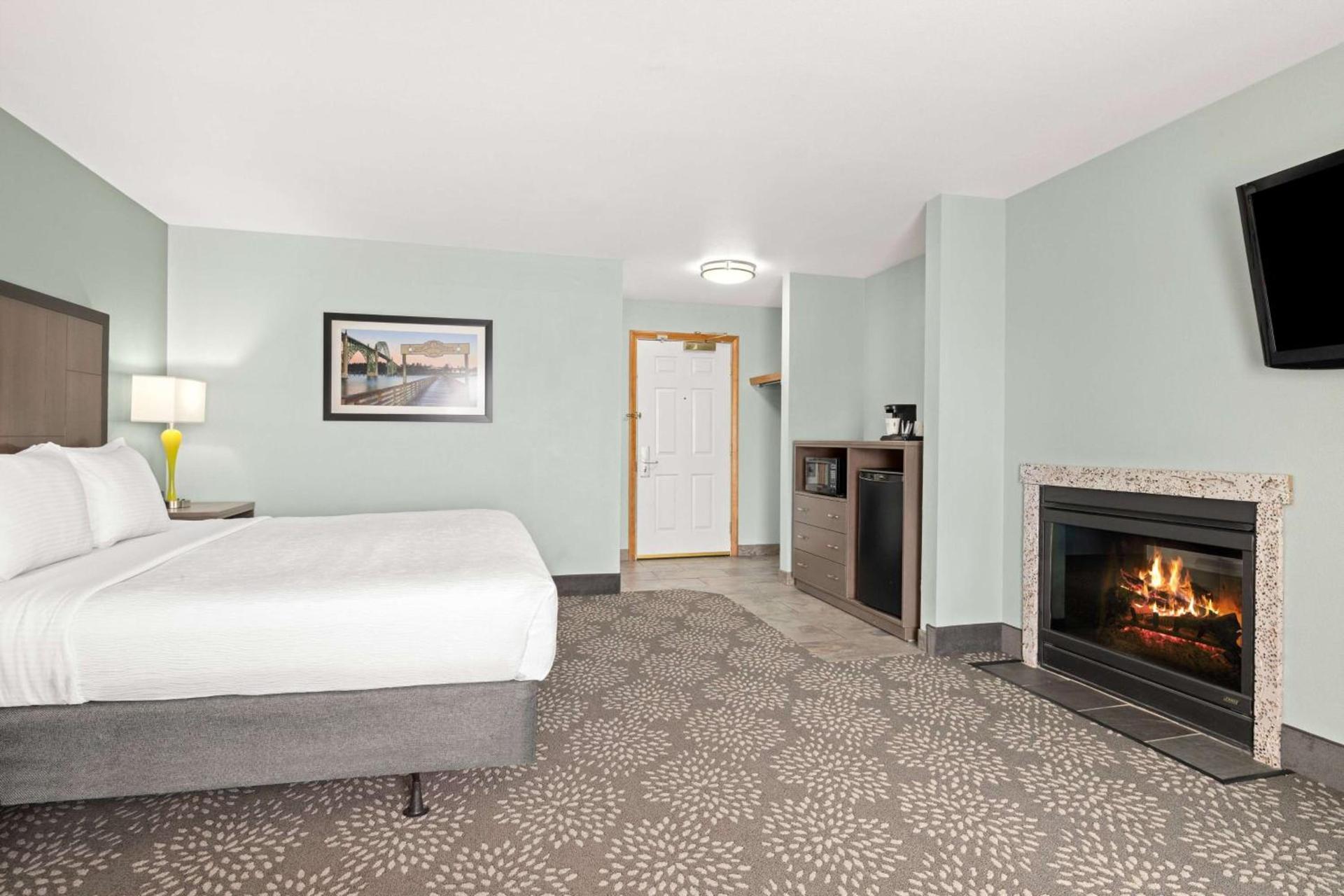 La Quinta by Wyndham Newport photo 40