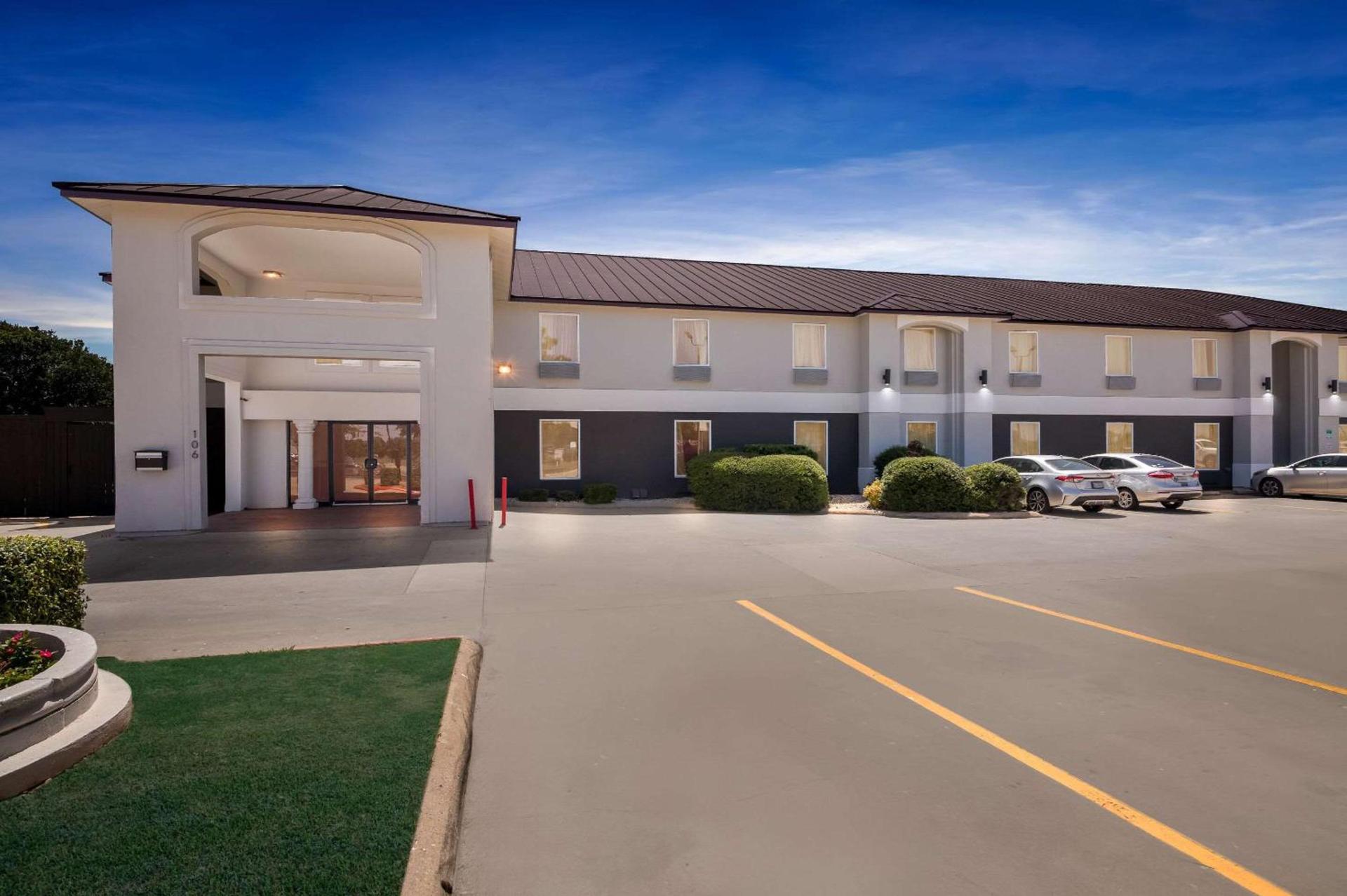Quality Inn Bastrop photo 3