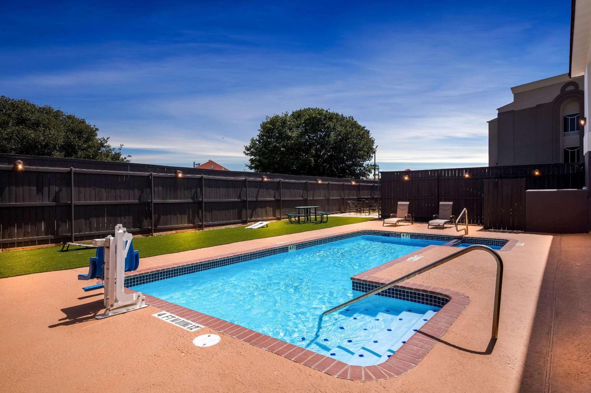 Quality Inn Bastrop photo 26