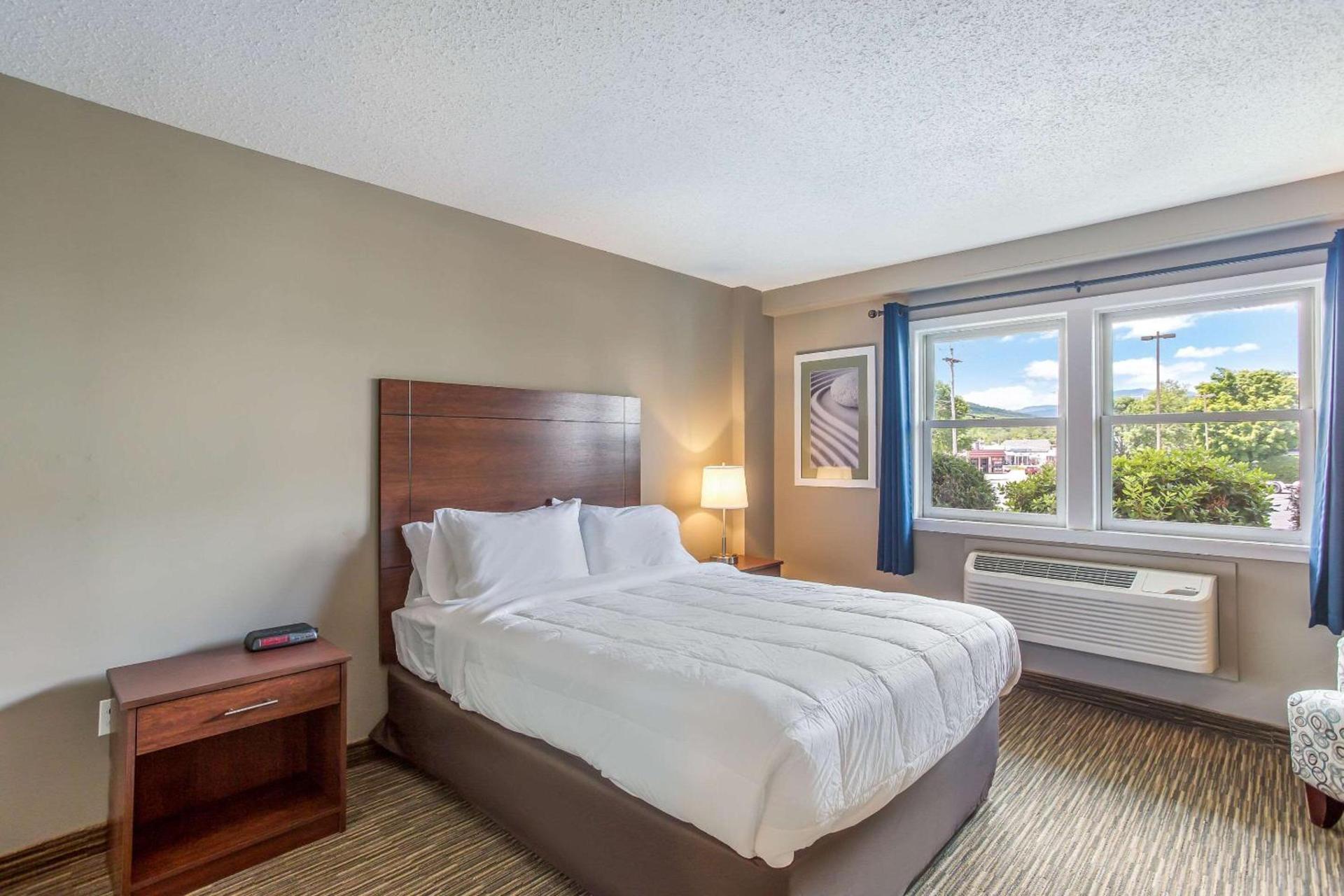 Quality Inn & Suites Gorham Riverside photo 15
