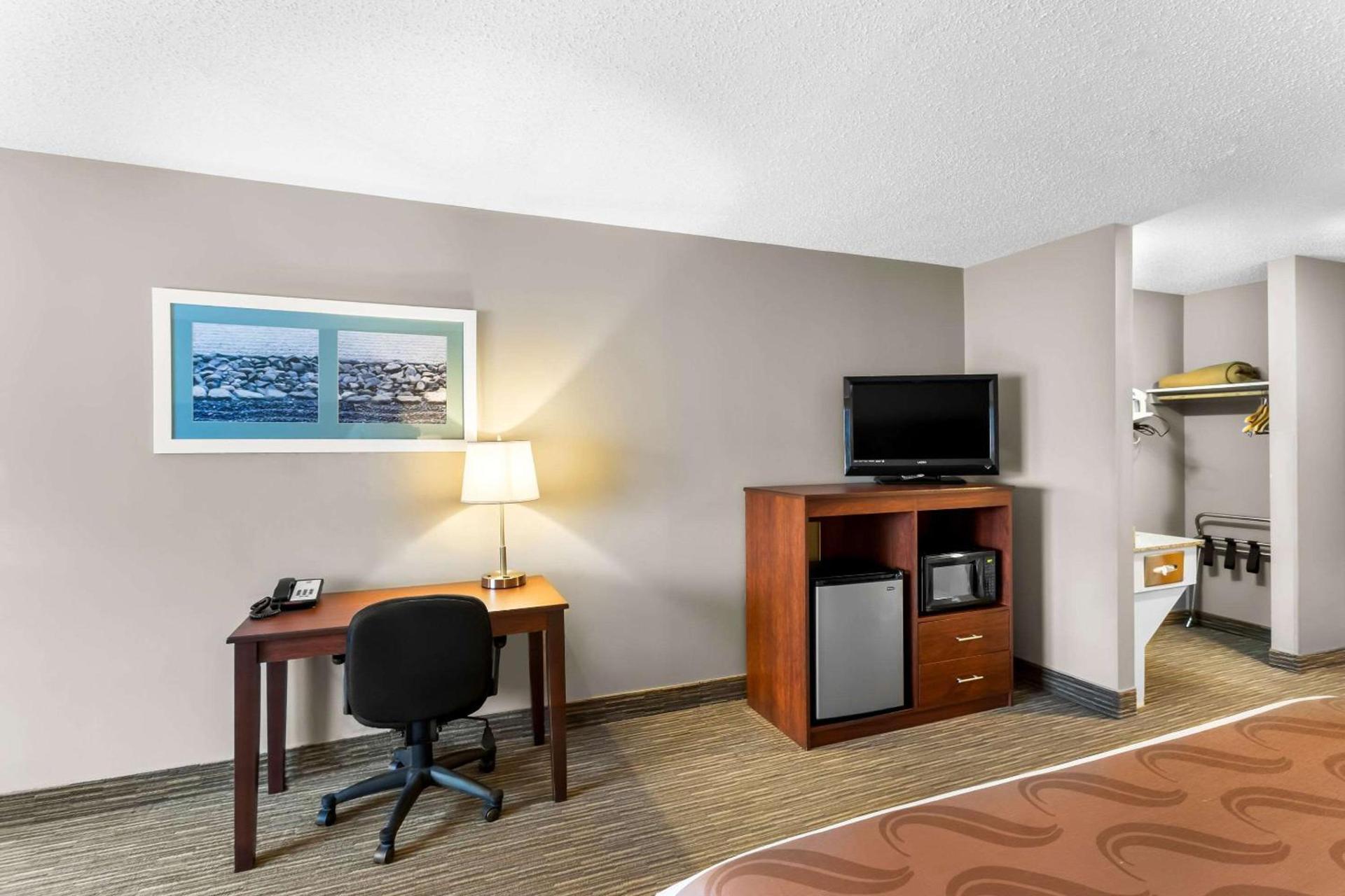 Quality Inn & Suites Gorham Riverside photo 20