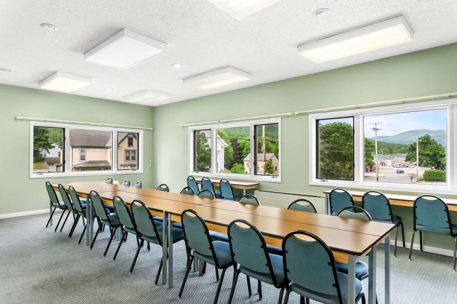 Quality Inn & Suites Gorham Riverside photo 48