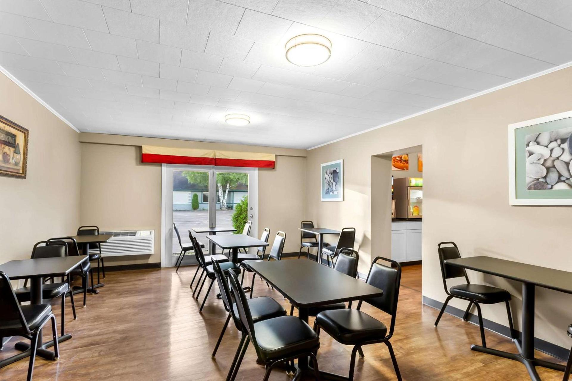 Quality Inn & Suites Gorham Riverside photo 50