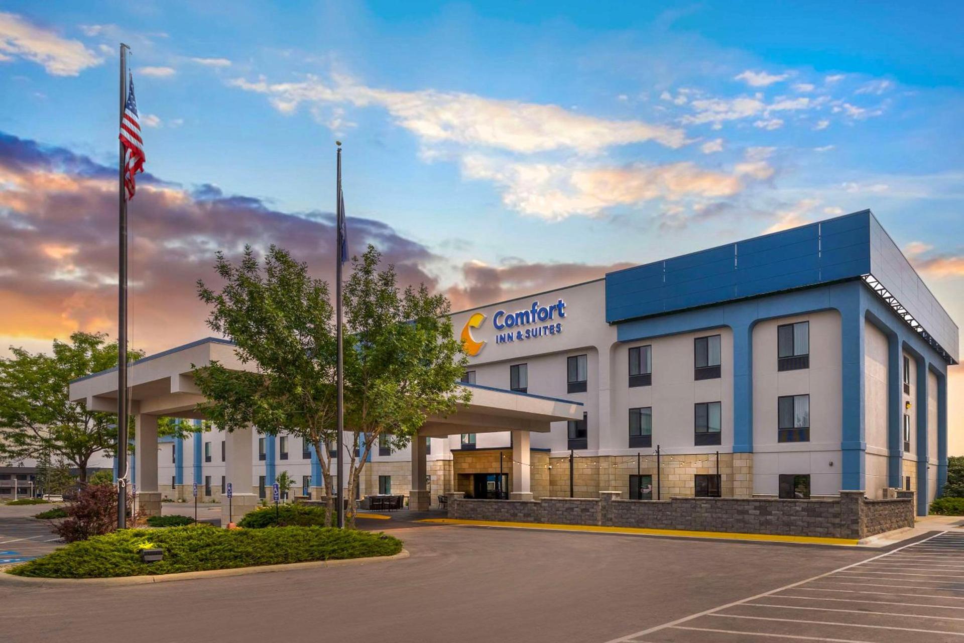 Comfort Inn & Suites Rapid City near Mt Rushmore photo 1