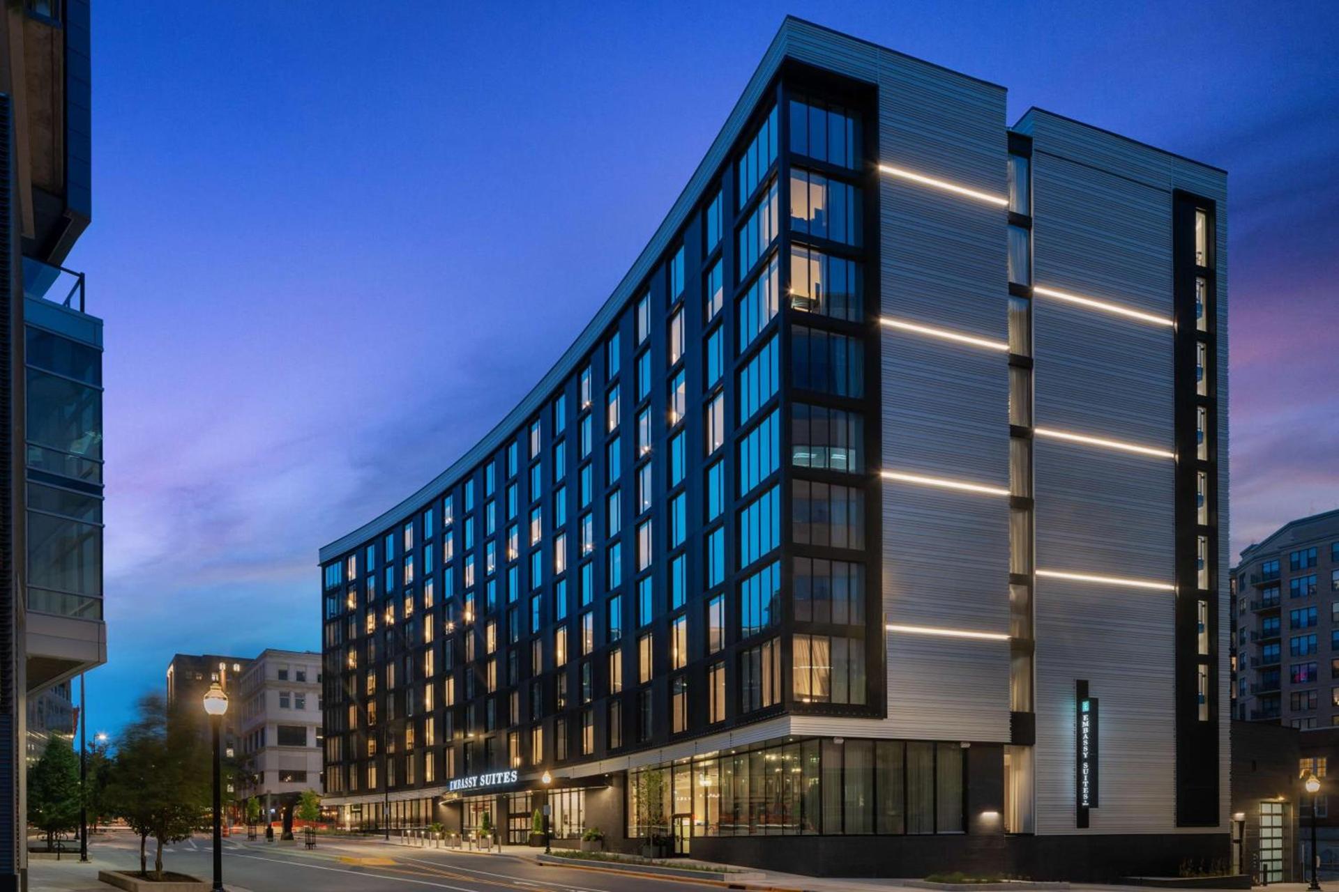 Embassy Suites By Hilton Madison Downtown photo 3