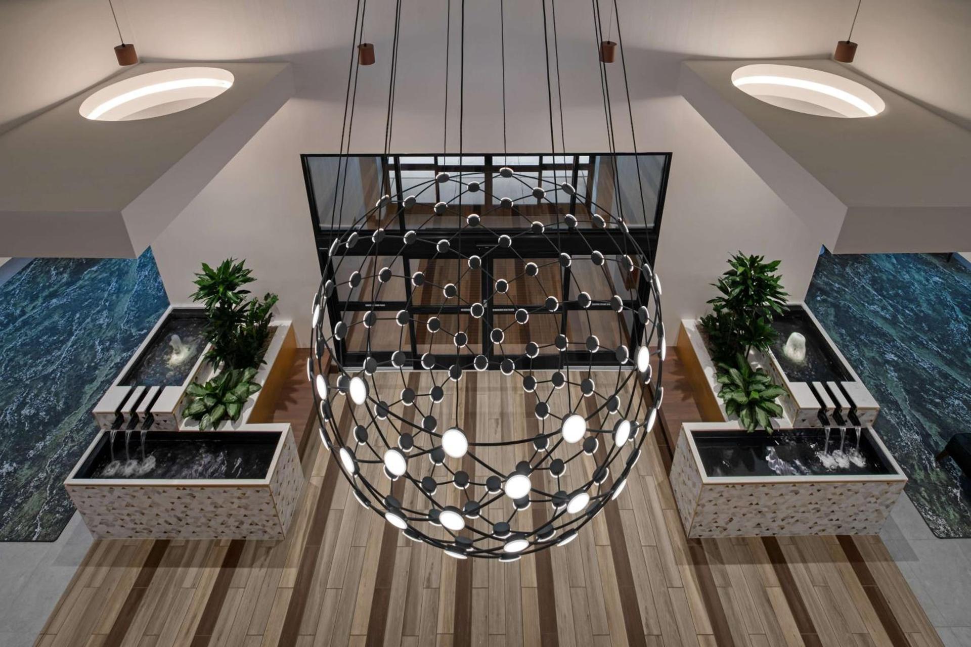 Embassy Suites By Hilton Madison Downtown photo 6