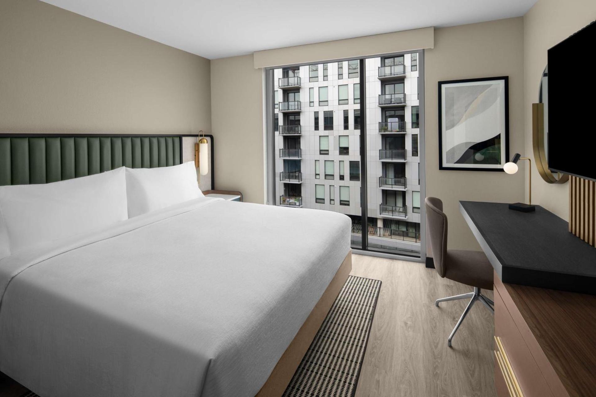 Embassy Suites By Hilton Madison Downtown photo 25