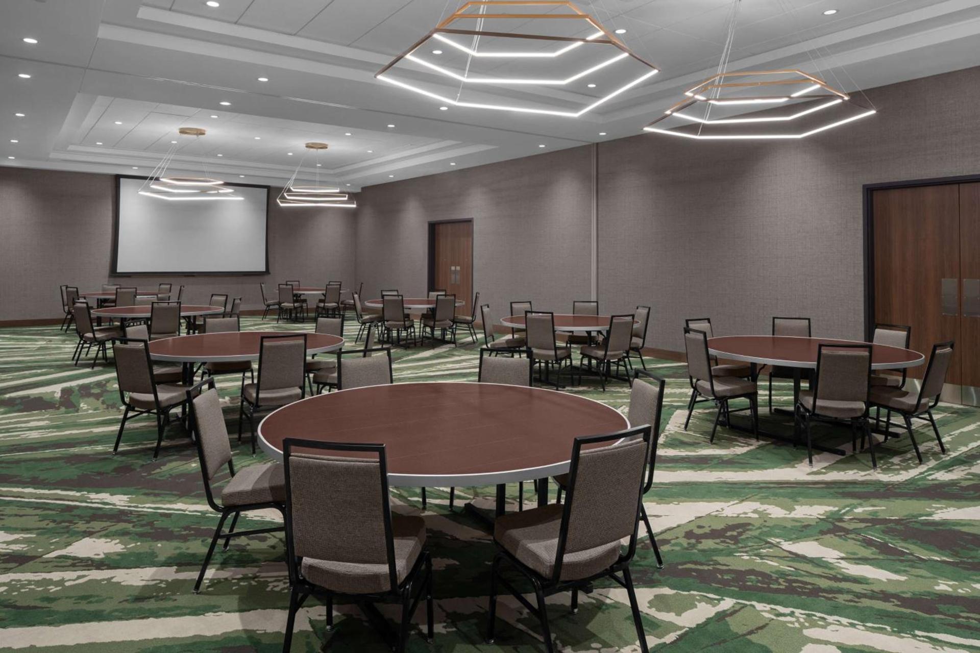 Embassy Suites By Hilton Madison Downtown photo 32