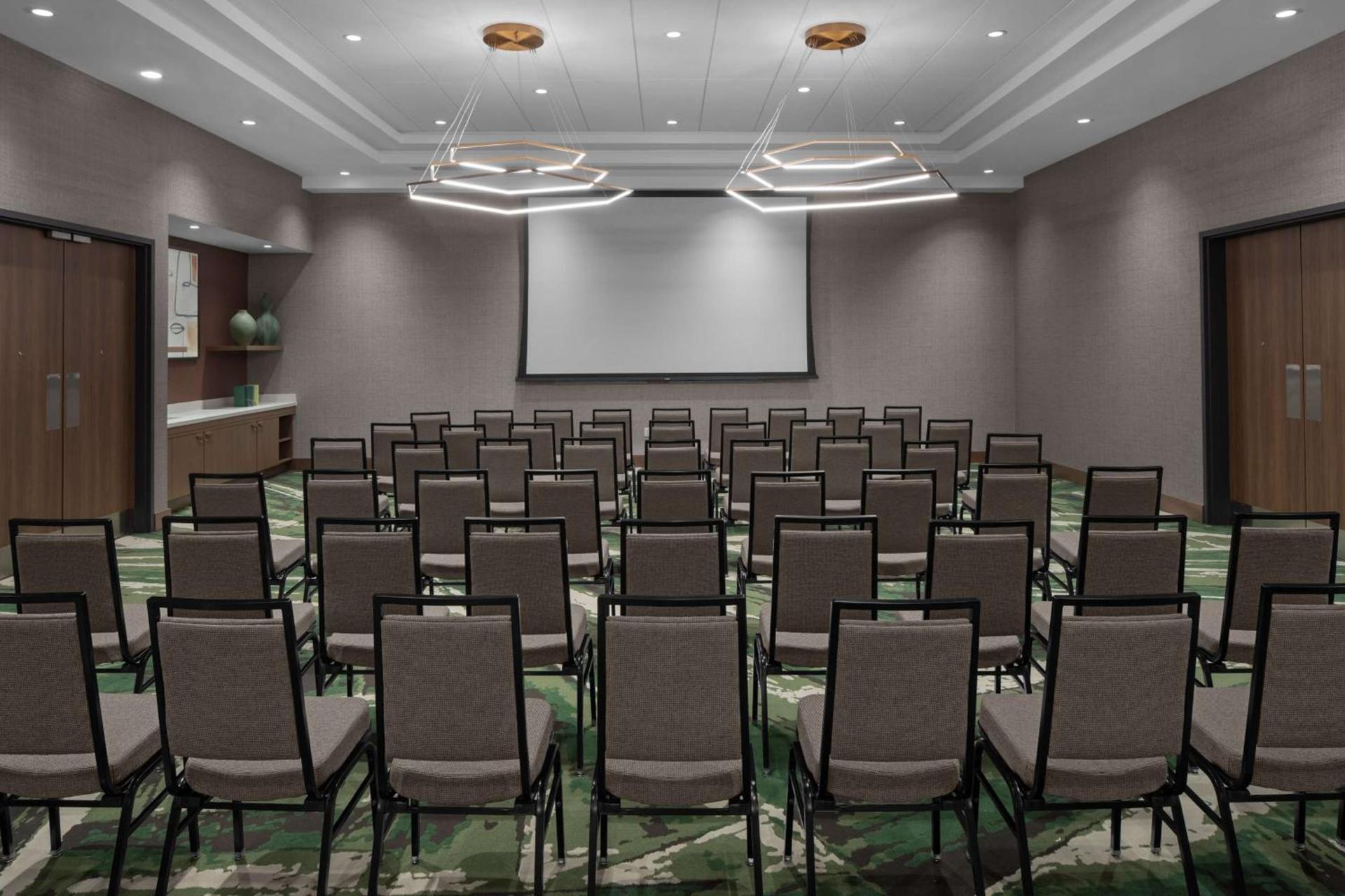 Embassy Suites By Hilton Madison Downtown photo 36