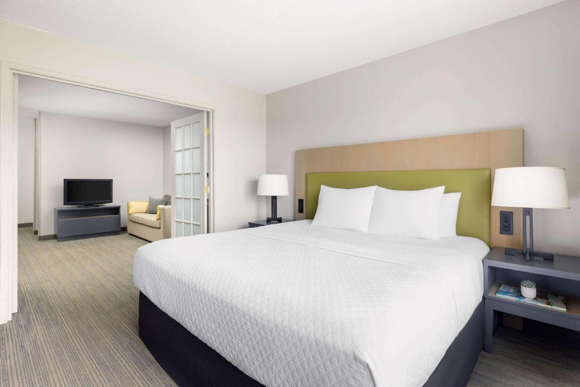 Country Inn & Suites by Radisson, Big Flats (Elmira), NY photo 13