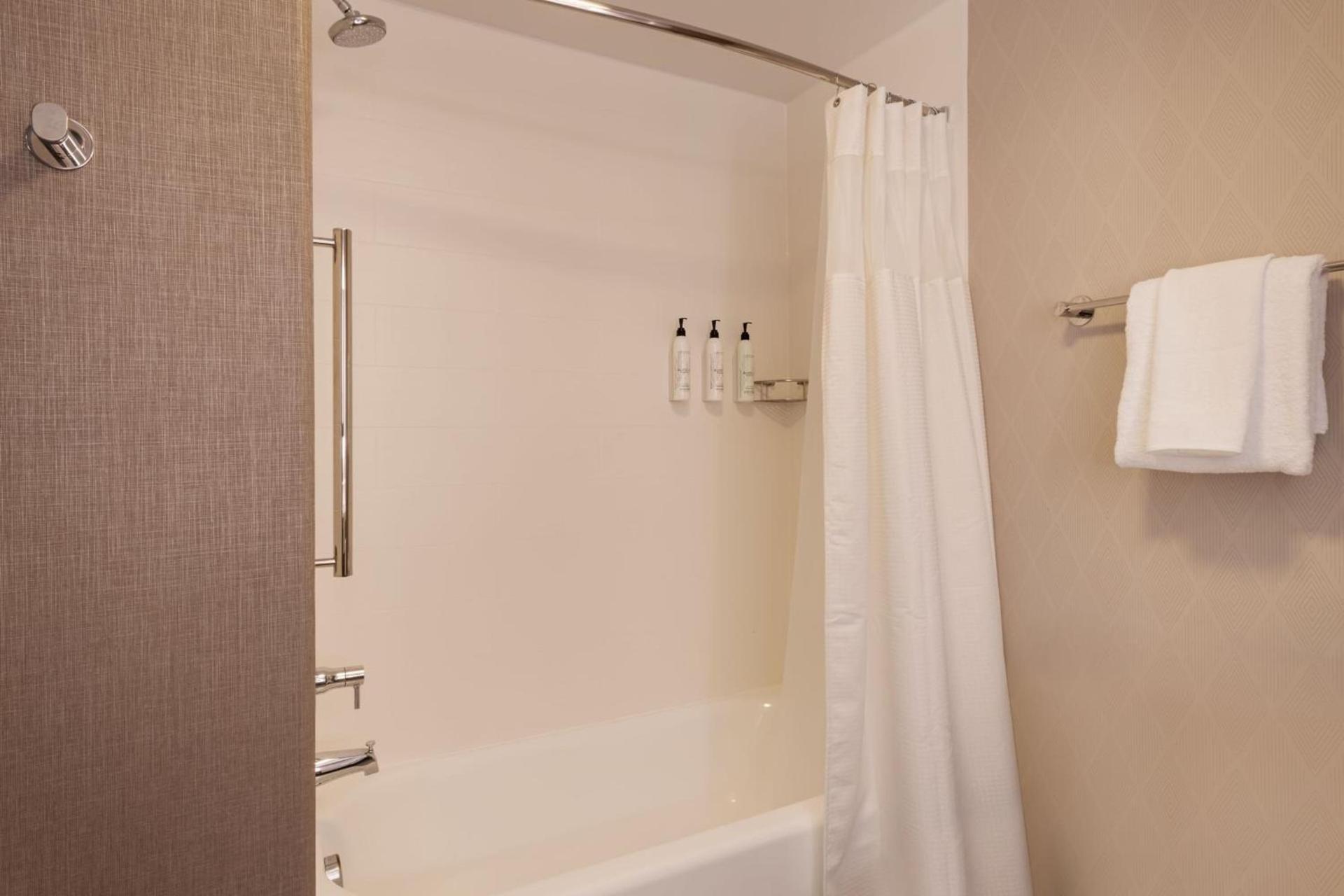 SpringHill Suites by Marriott Turlock photo 47