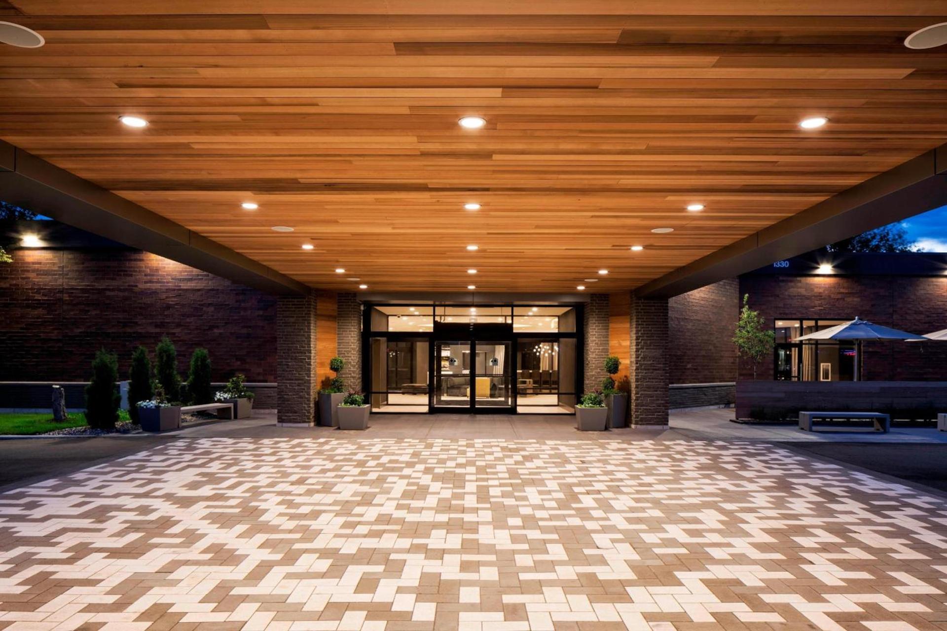Delta Hotels by Marriott Minneapolis Northeast photo 2