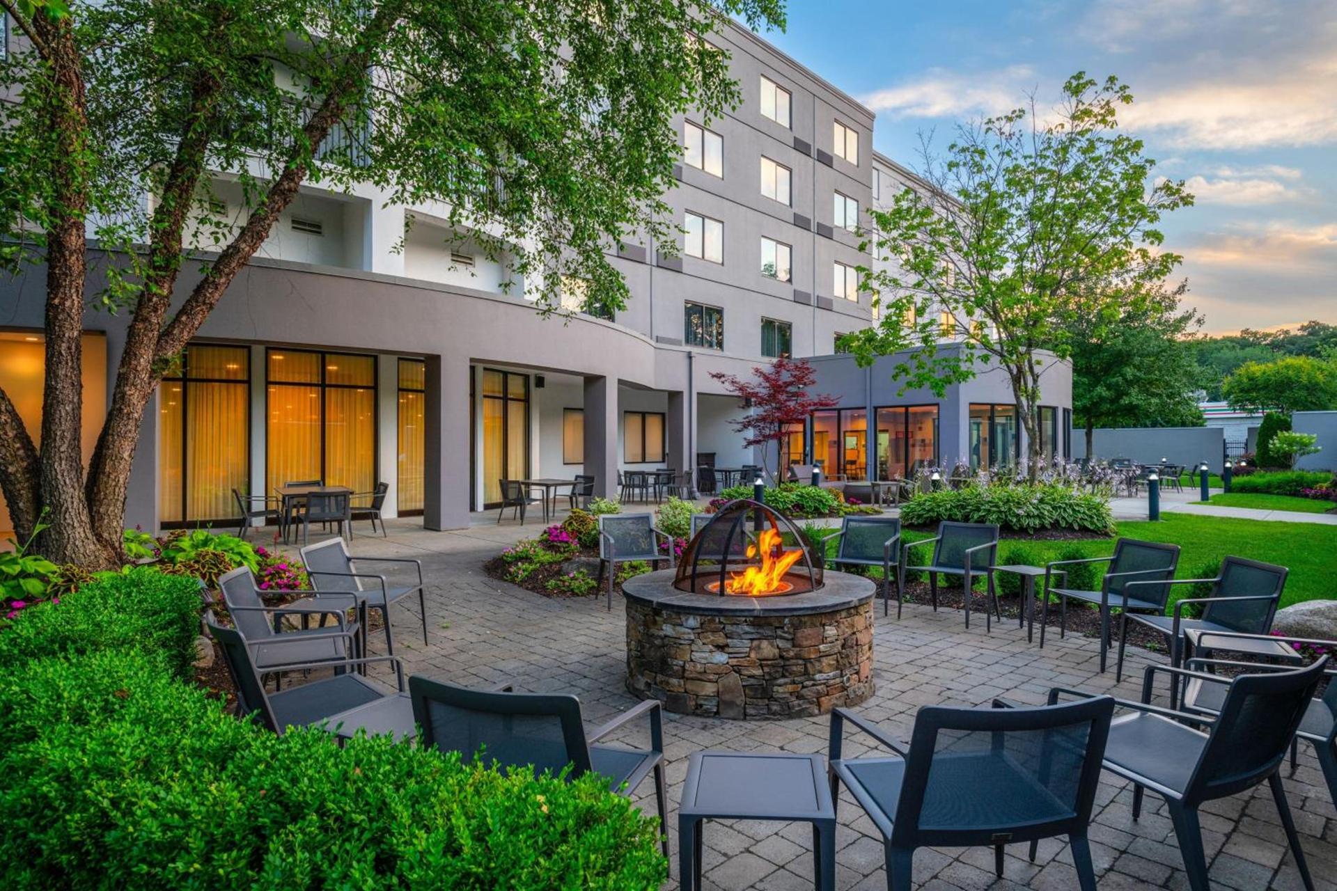 Courtyard by Marriott Providence Lincoln photo 37