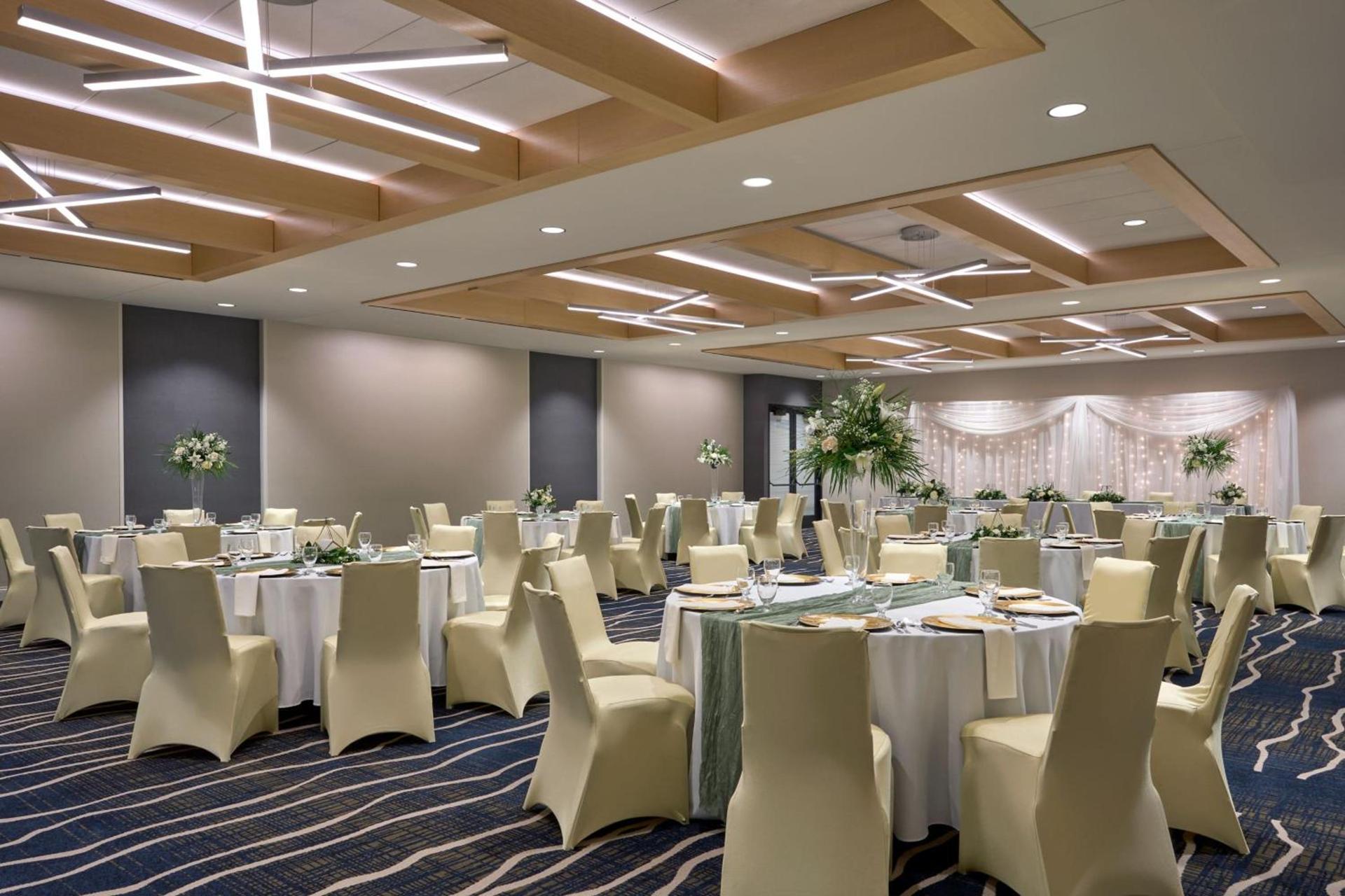 Delta Hotels by Marriott Minneapolis Northeast photo 56