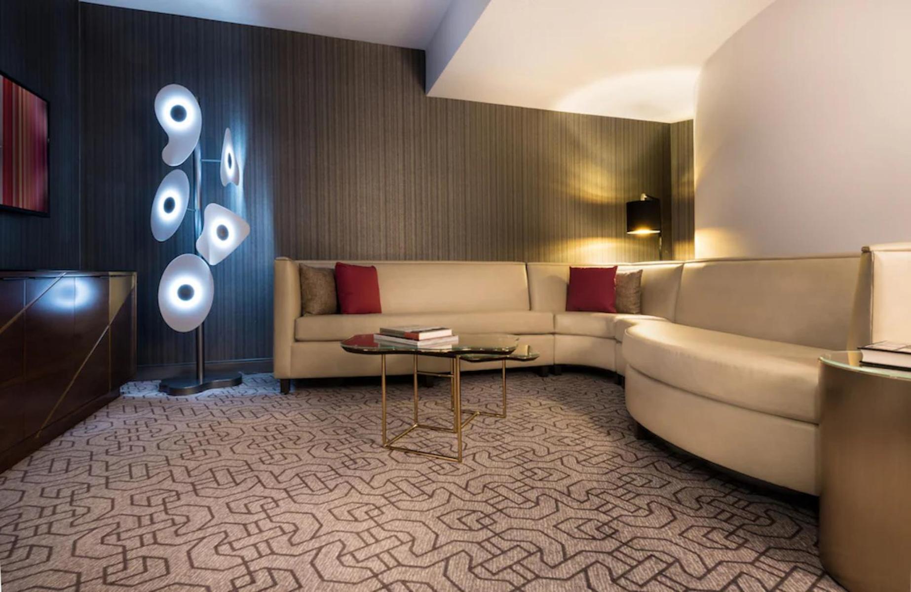 Planet Hollywood Resort & Casino by Suiteness photo 3