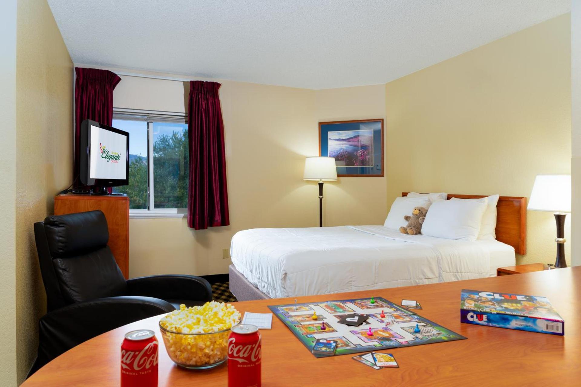 MCM Elegante Suites photo 26