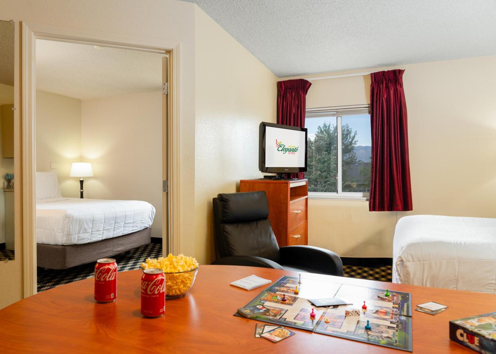 MCM Elegante Suites photo 27