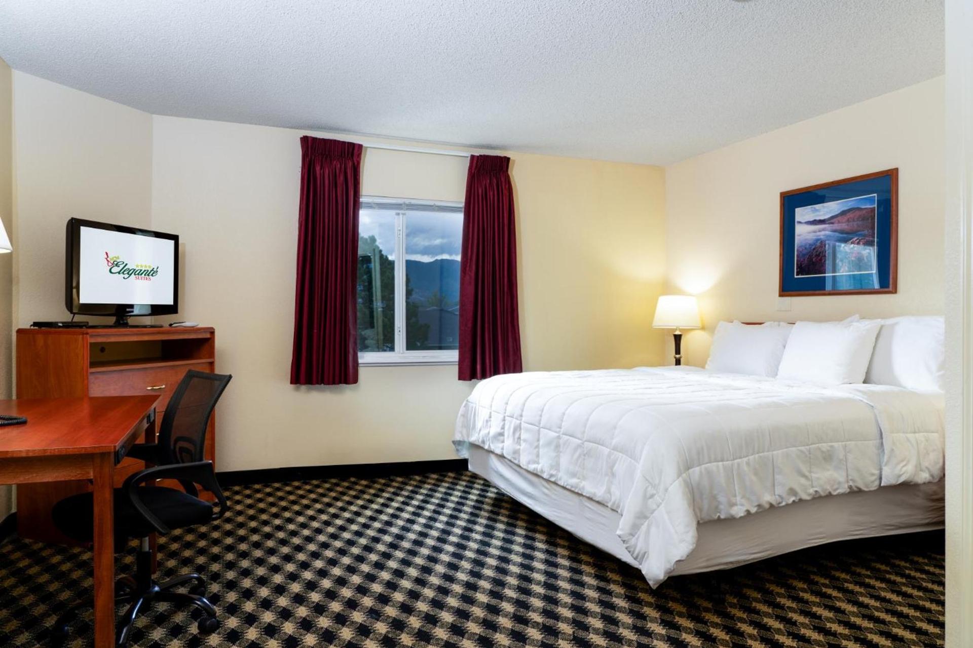 MCM Elegante Suites photo 30