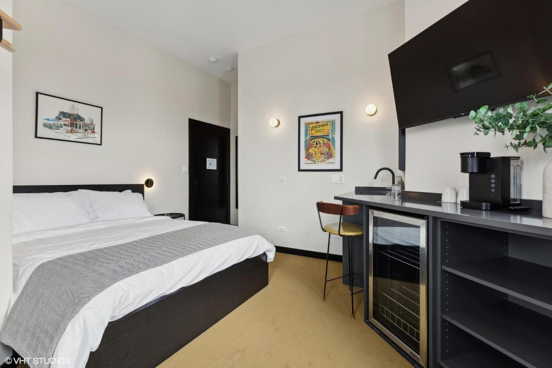 Logan Square SRO Hotel photo 20