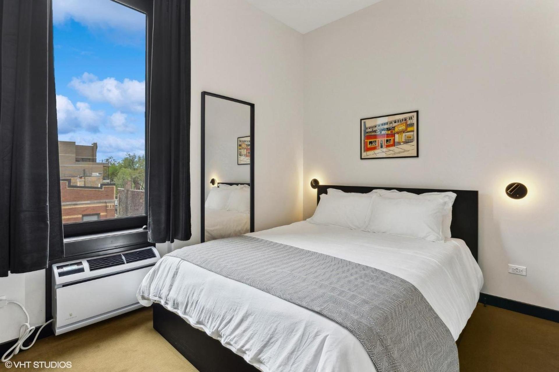 Logan Square SRO Hotel photo 7