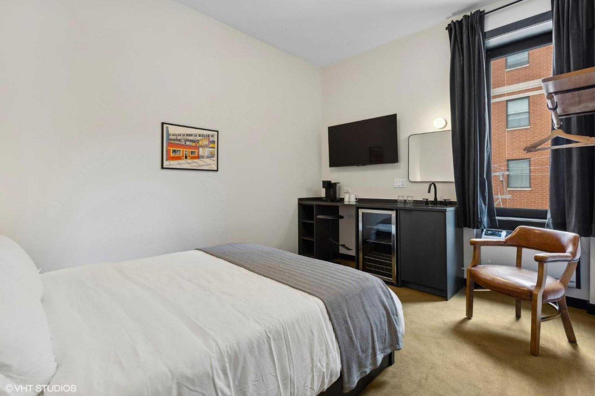 Logan Square SRO Hotel photo 12