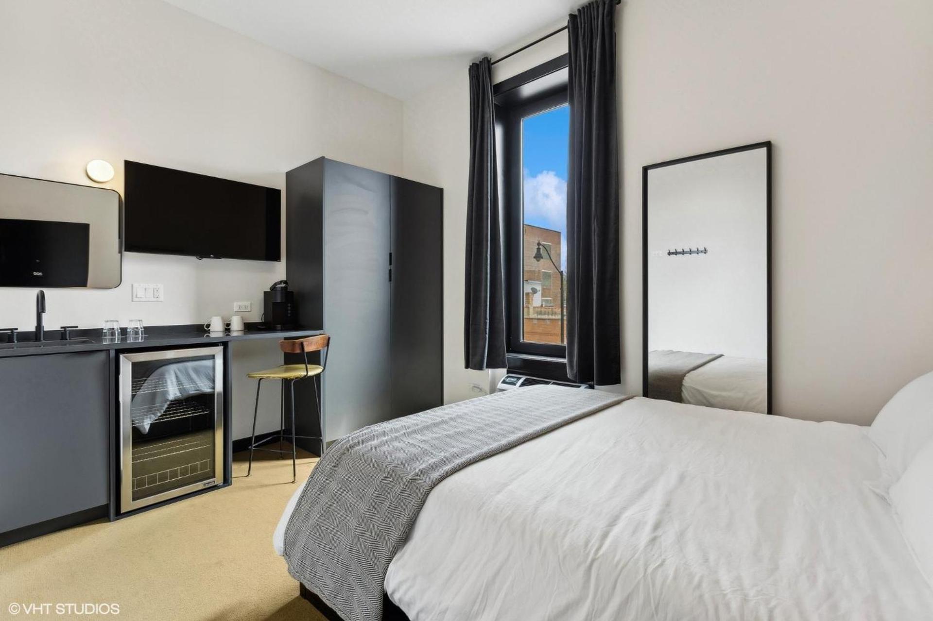 Logan Square SRO Hotel photo 10