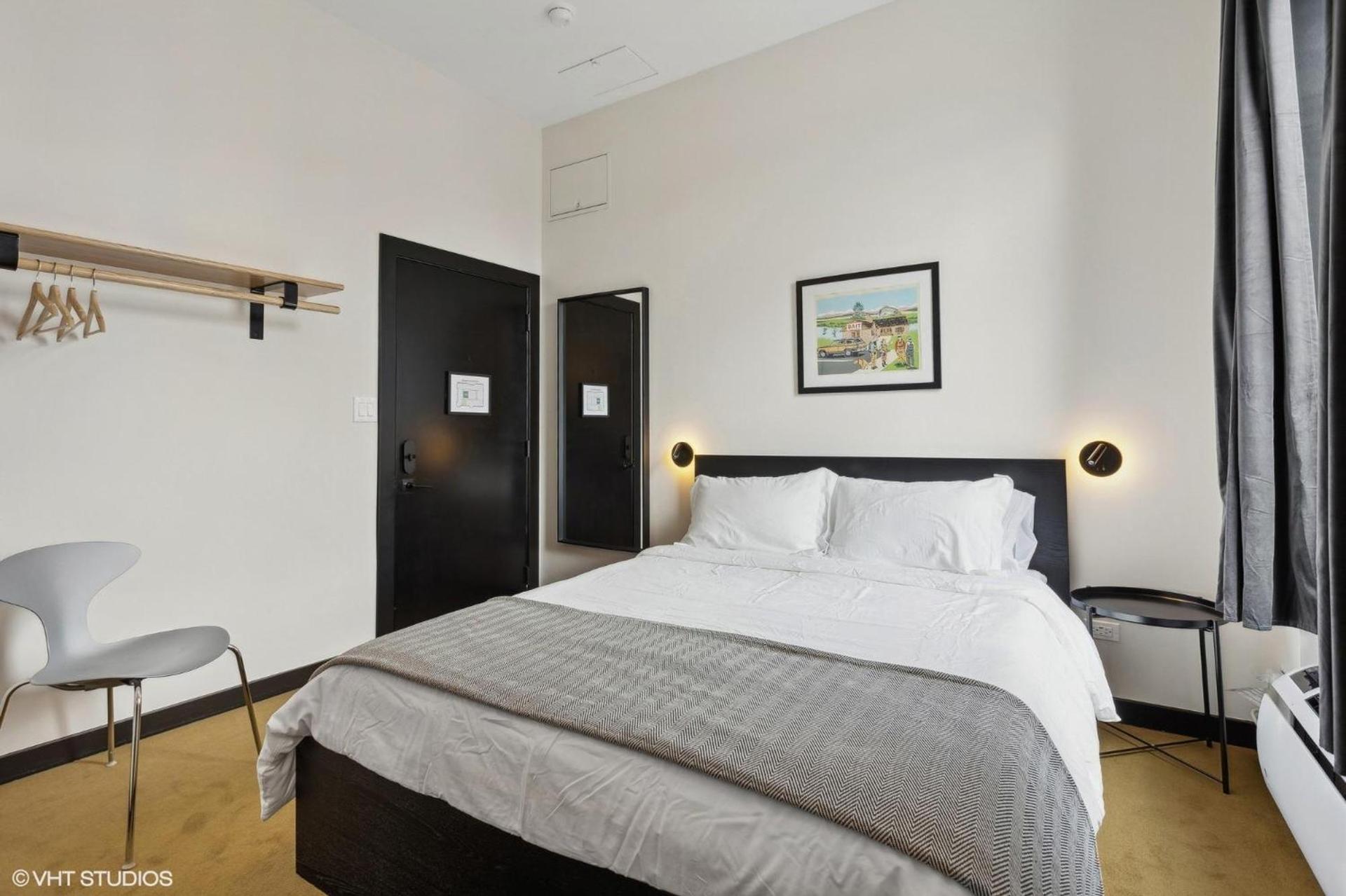 Logan Square SRO Hotel photo 13