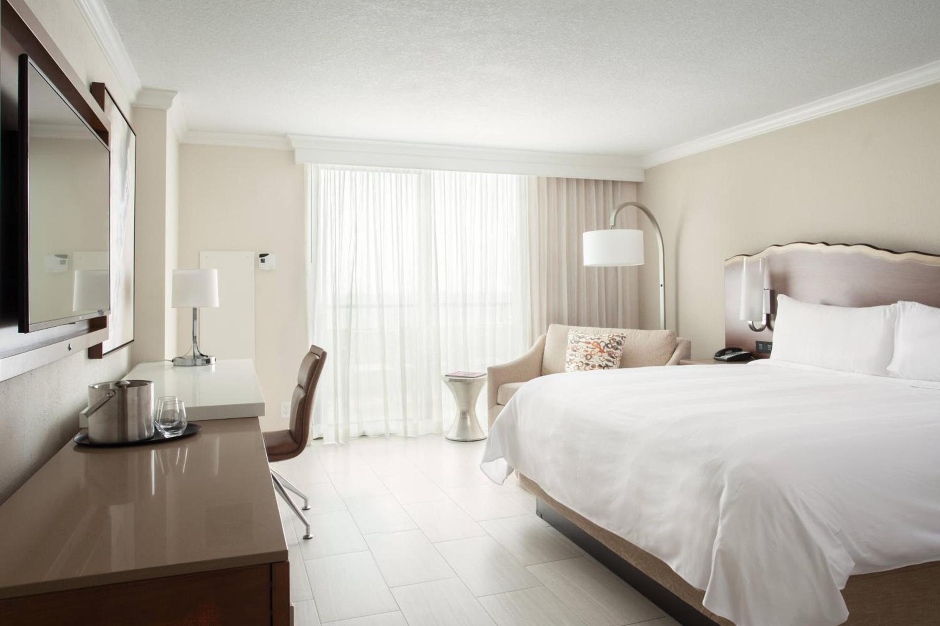 Fort Lauderdale Marriott Harbor Beach Resort & Spa photo 18