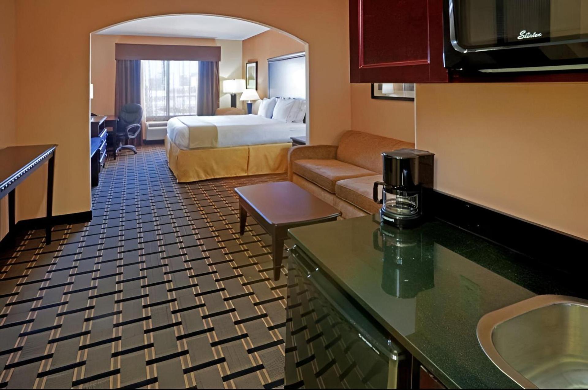 Comfort Inn & Suites Dallas Medical-Market Center photo 31