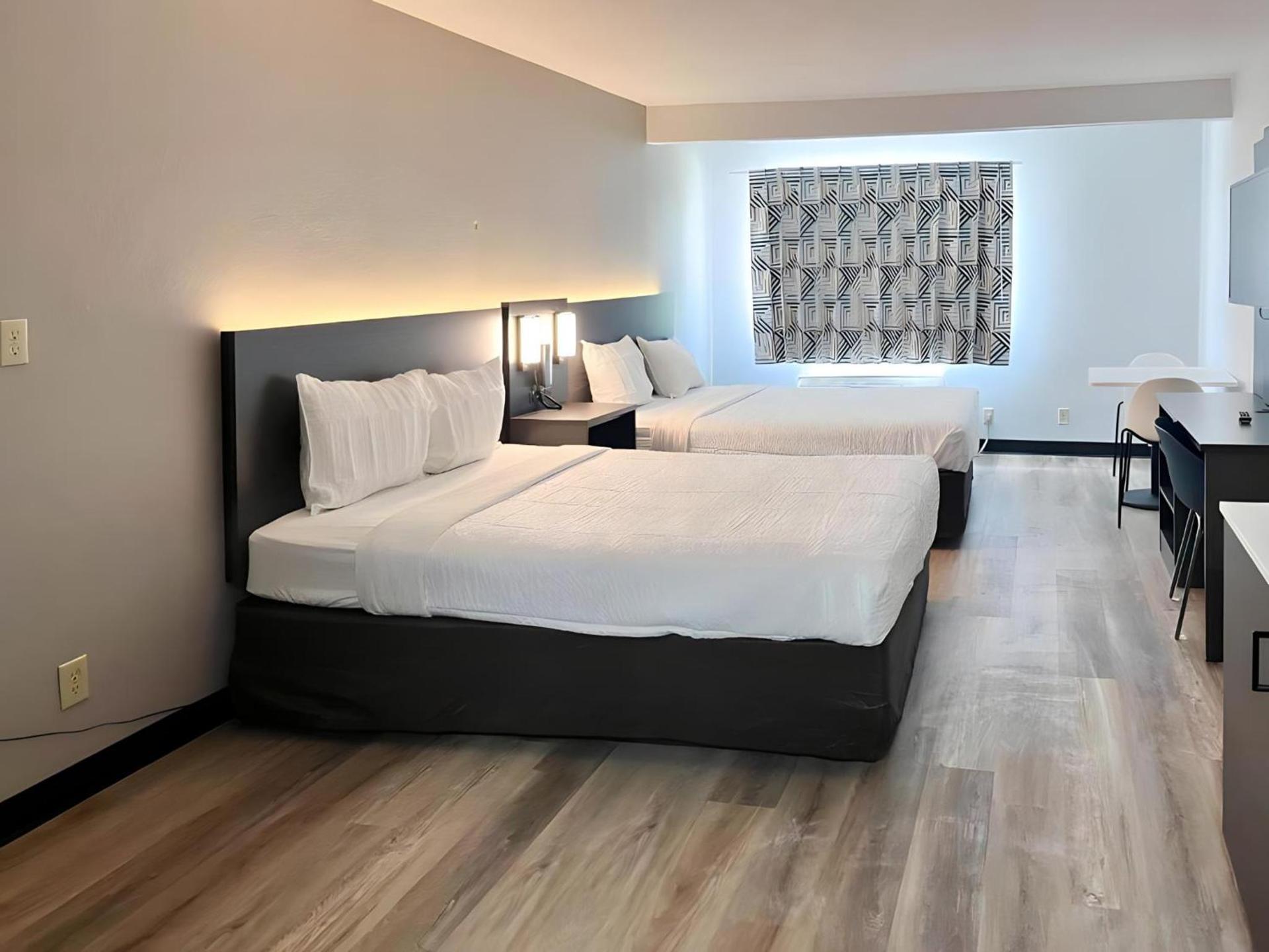 Studio 6 Suites Elkhart, IN photo 3