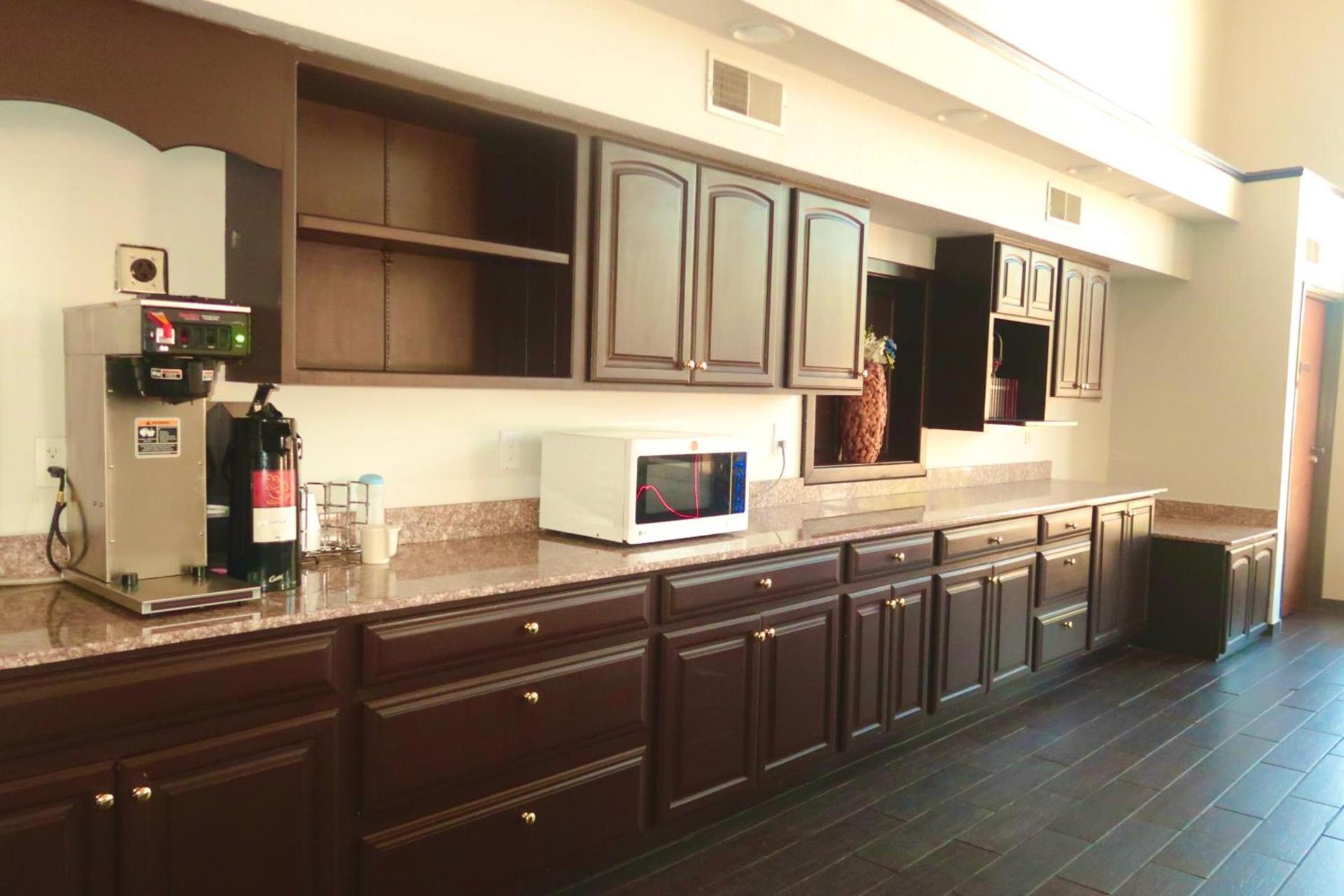 Studio 6 Suites Elkhart, IN photo 8