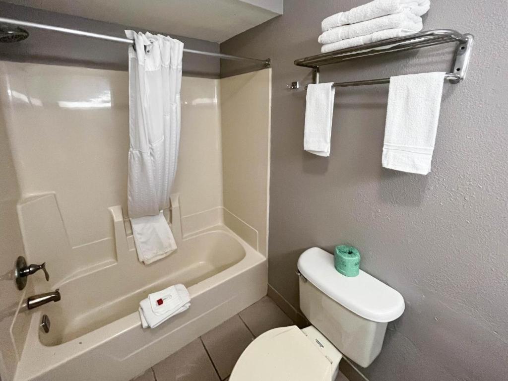 Studio 6 Suites Elkhart, IN photo 16