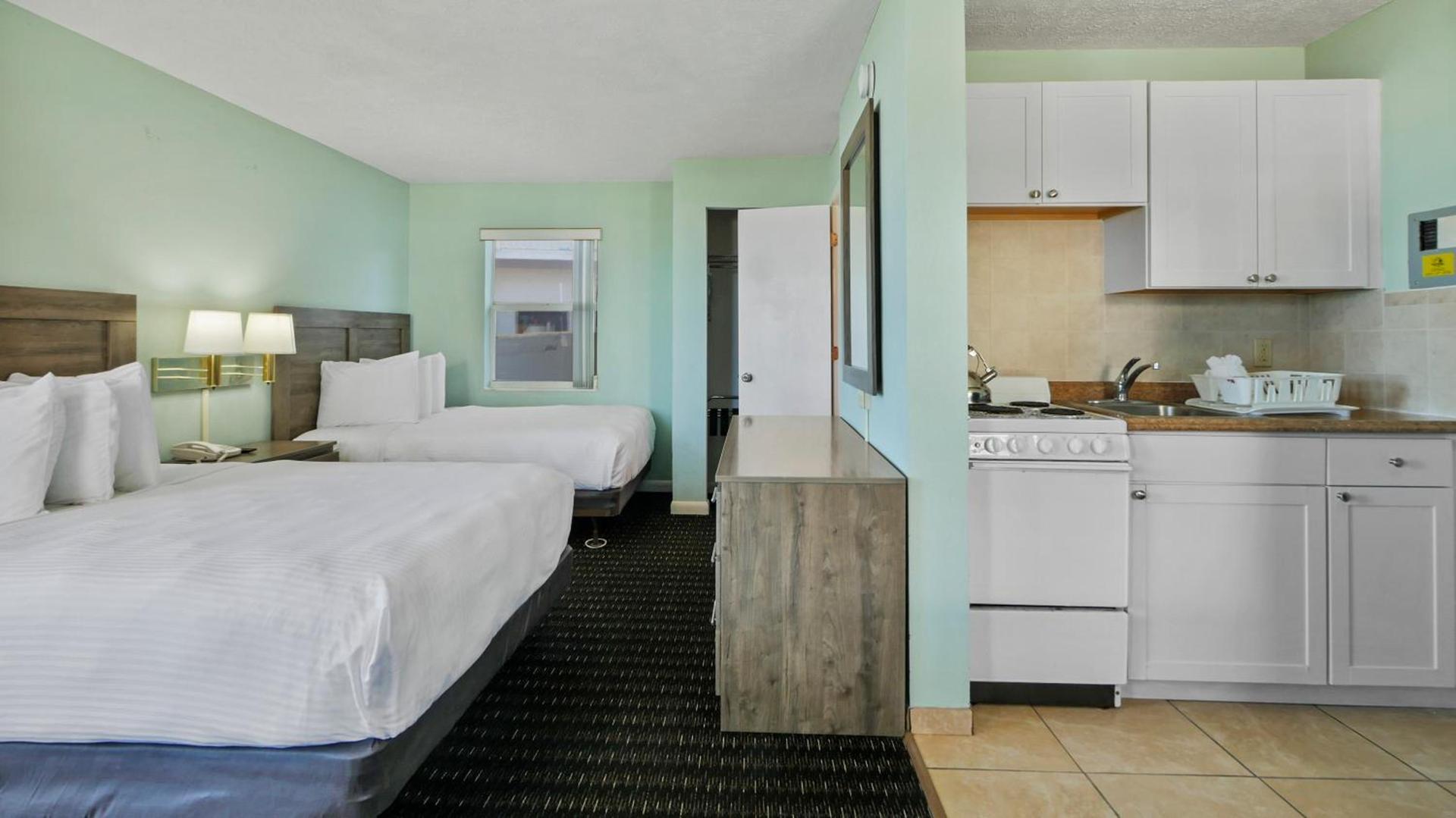 Ocean Court Beachfront Hotel photo 28