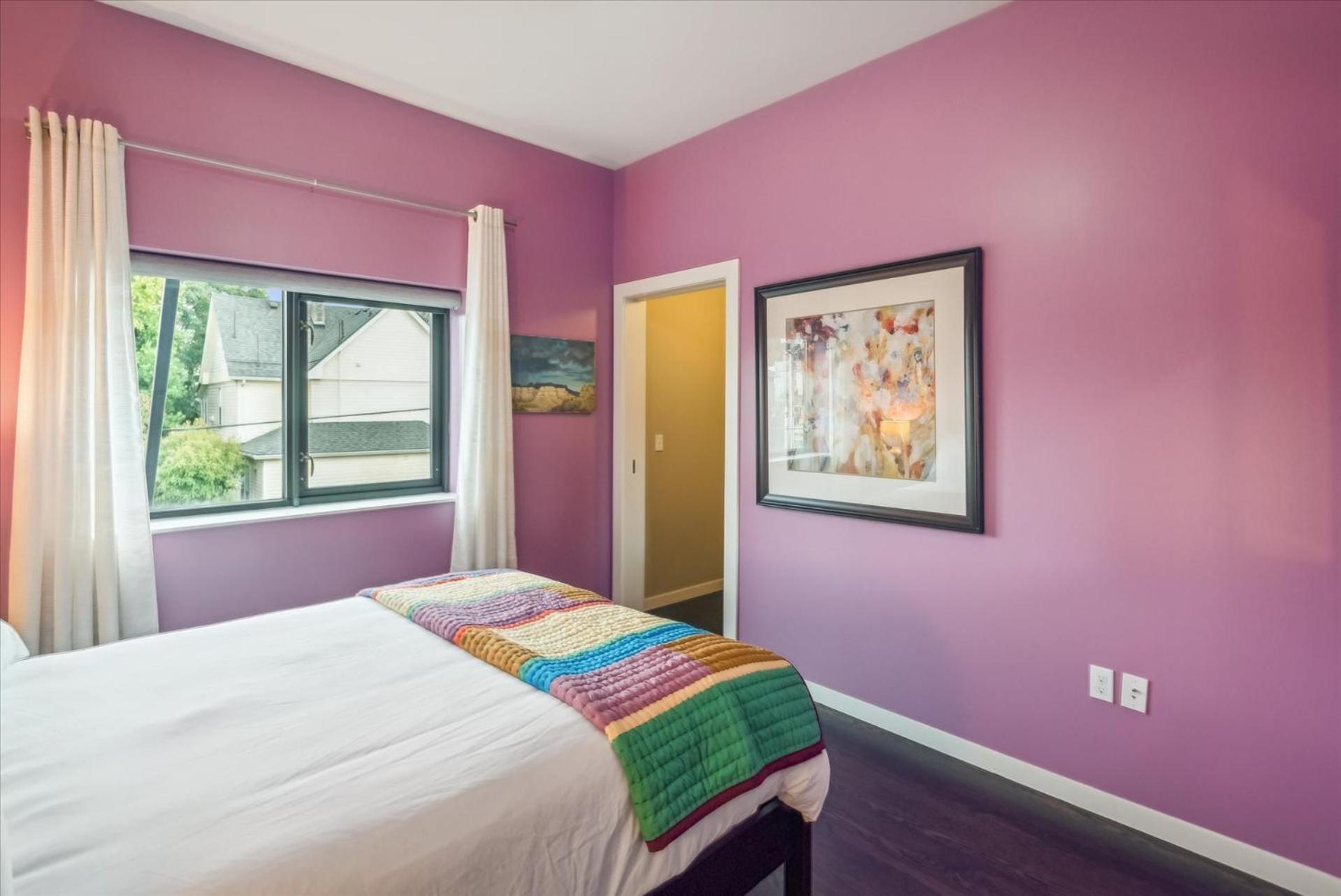 VioletSuitesPDX Boutique Hotel photo 100