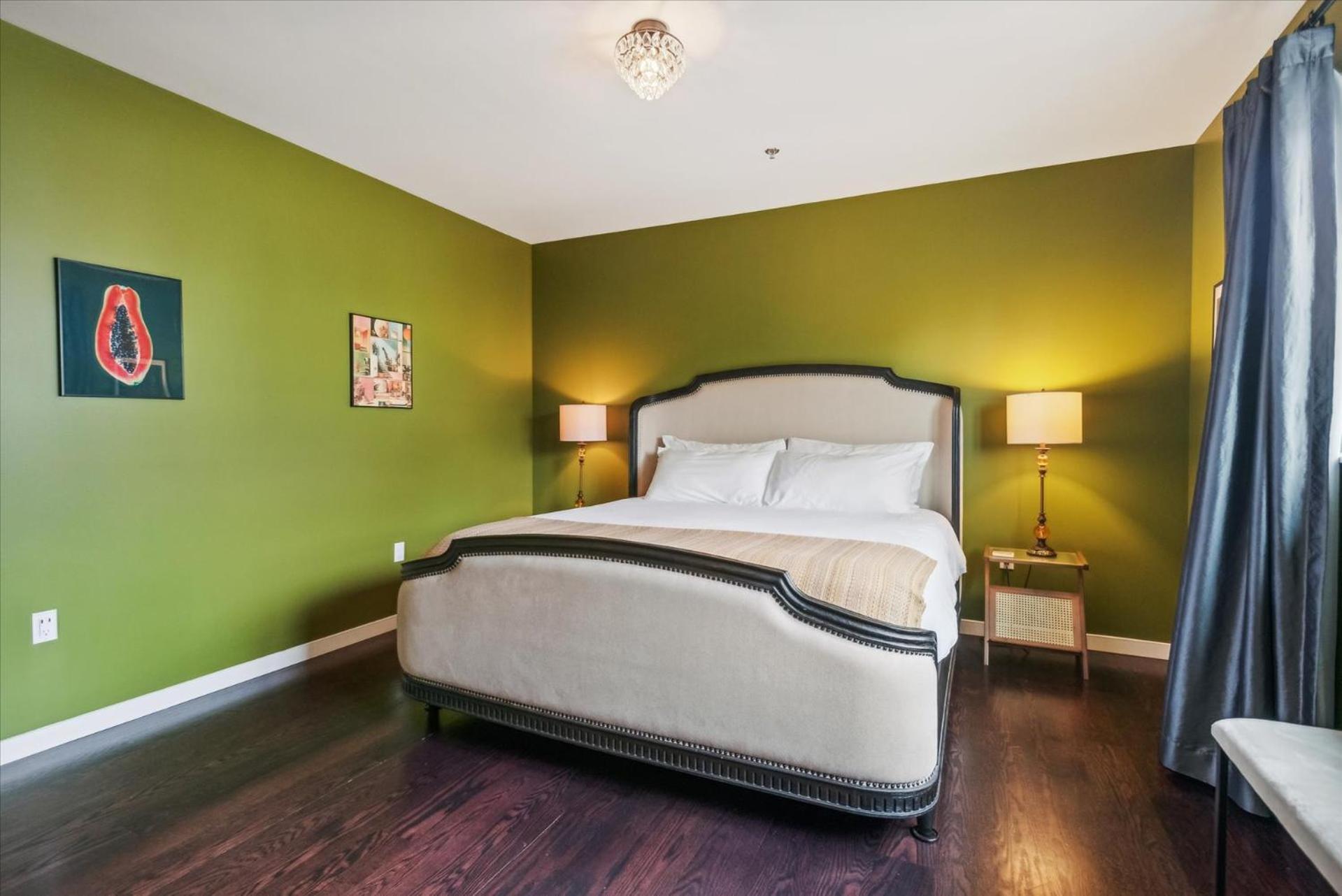 VioletSuitesPDX Boutique Hotel photo 63