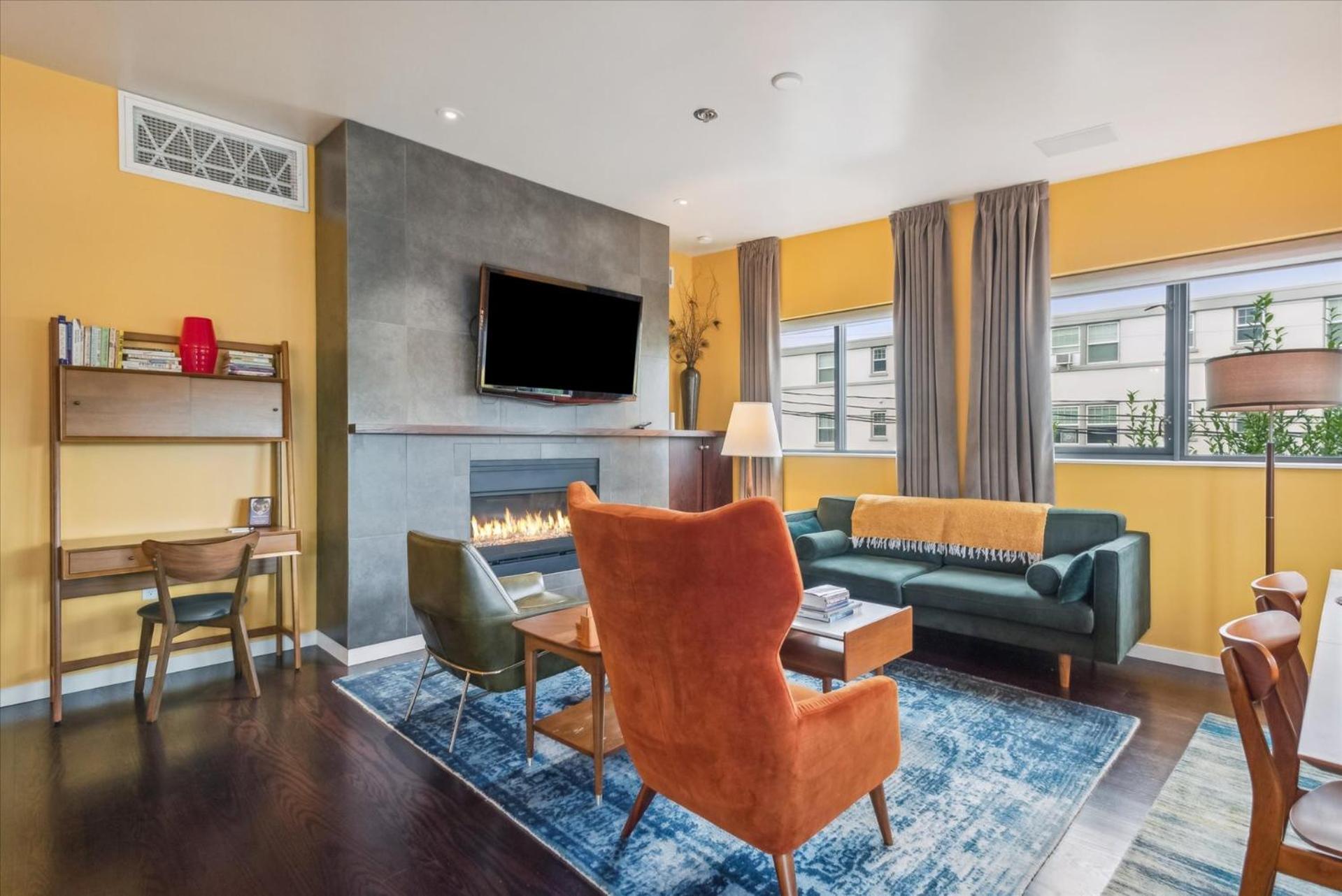 VioletSuitesPDX Boutique Hotel photo 23