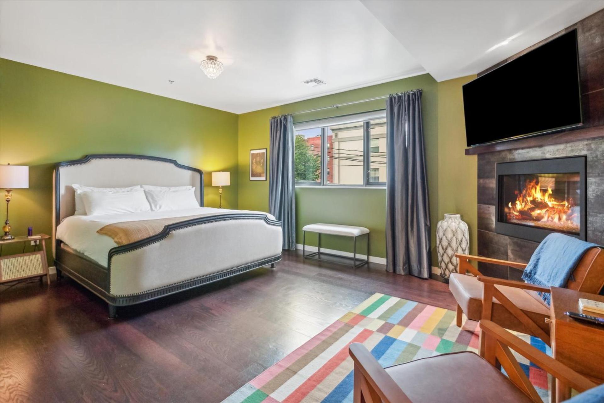 VioletSuitesPDX Boutique Hotel photo 49