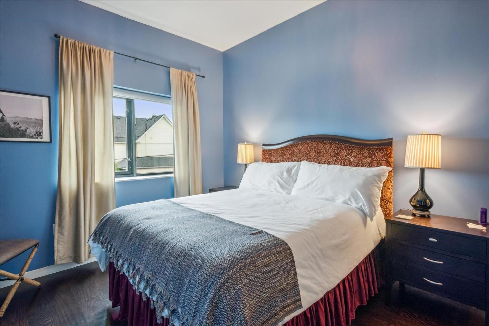 VioletSuitesPDX Boutique Hotel photo 53