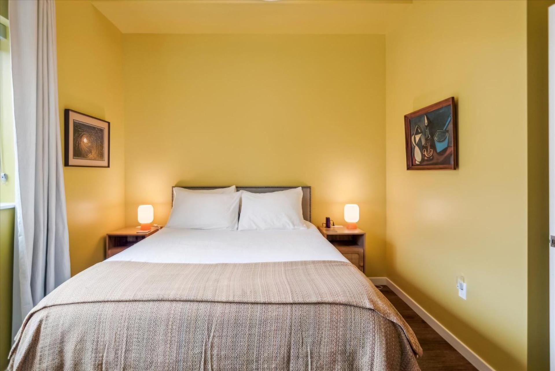 VioletSuitesPDX Boutique Hotel photo 48