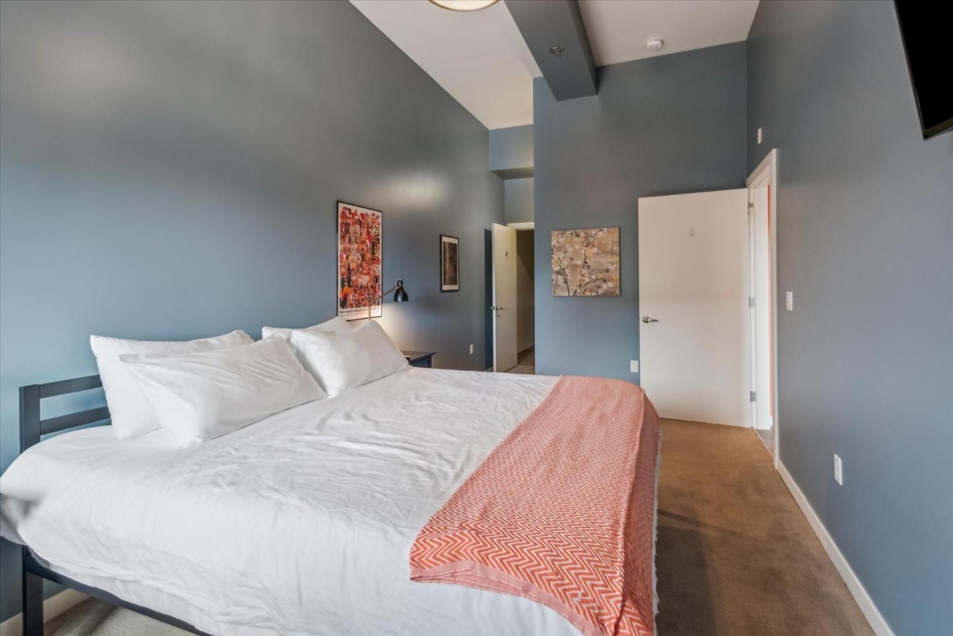 VioletSuitesPDX Boutique Hotel photo 55