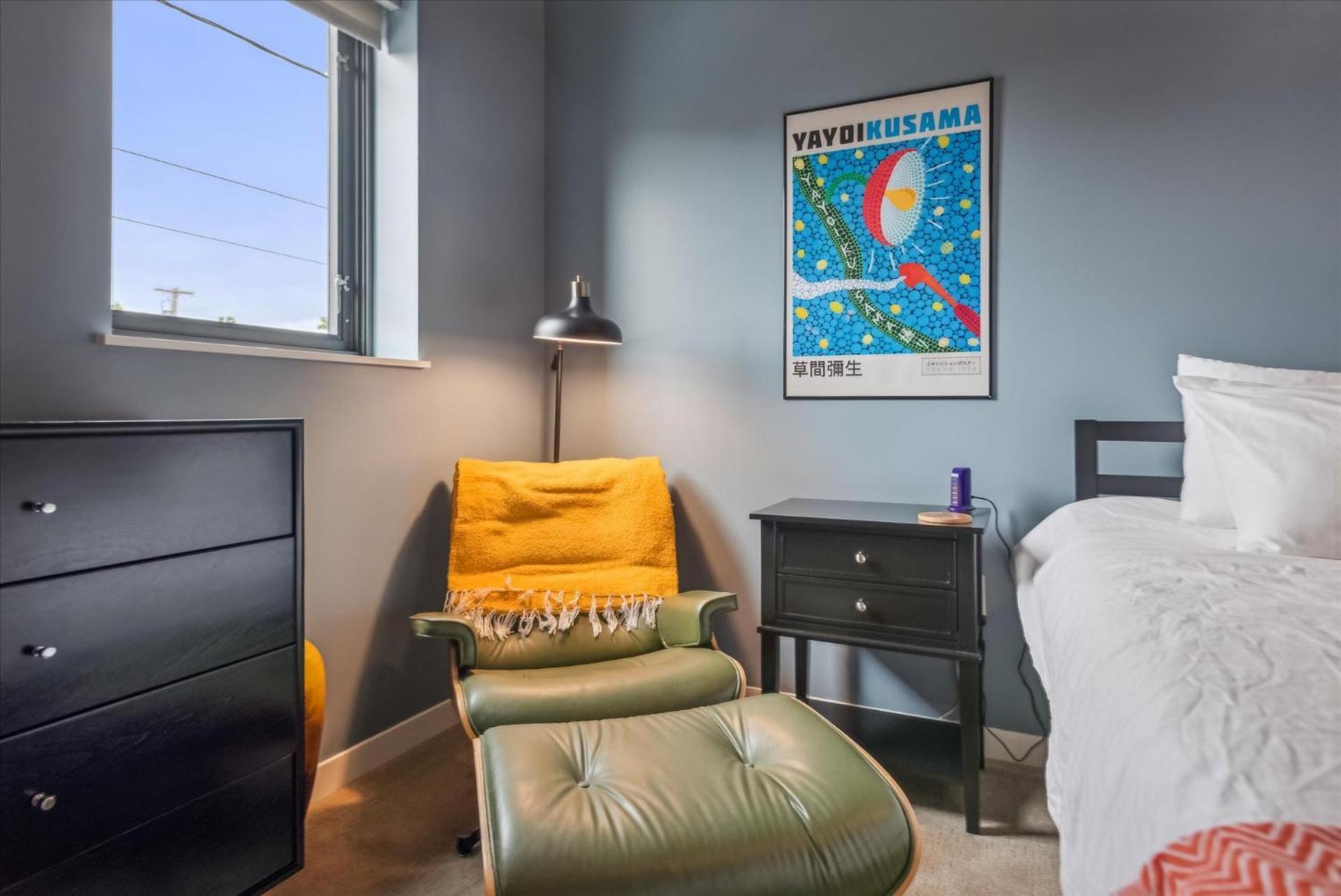 VioletSuitesPDX Boutique Hotel photo 50