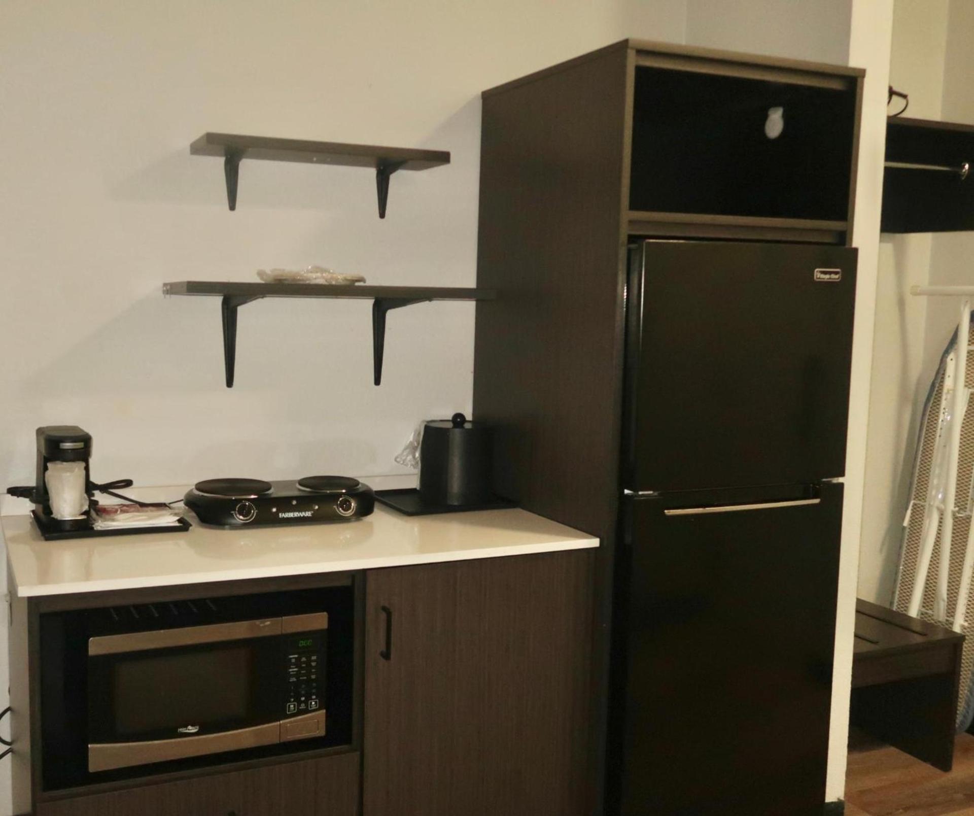 Studio 6 Suites Elkhart, IN photo 4